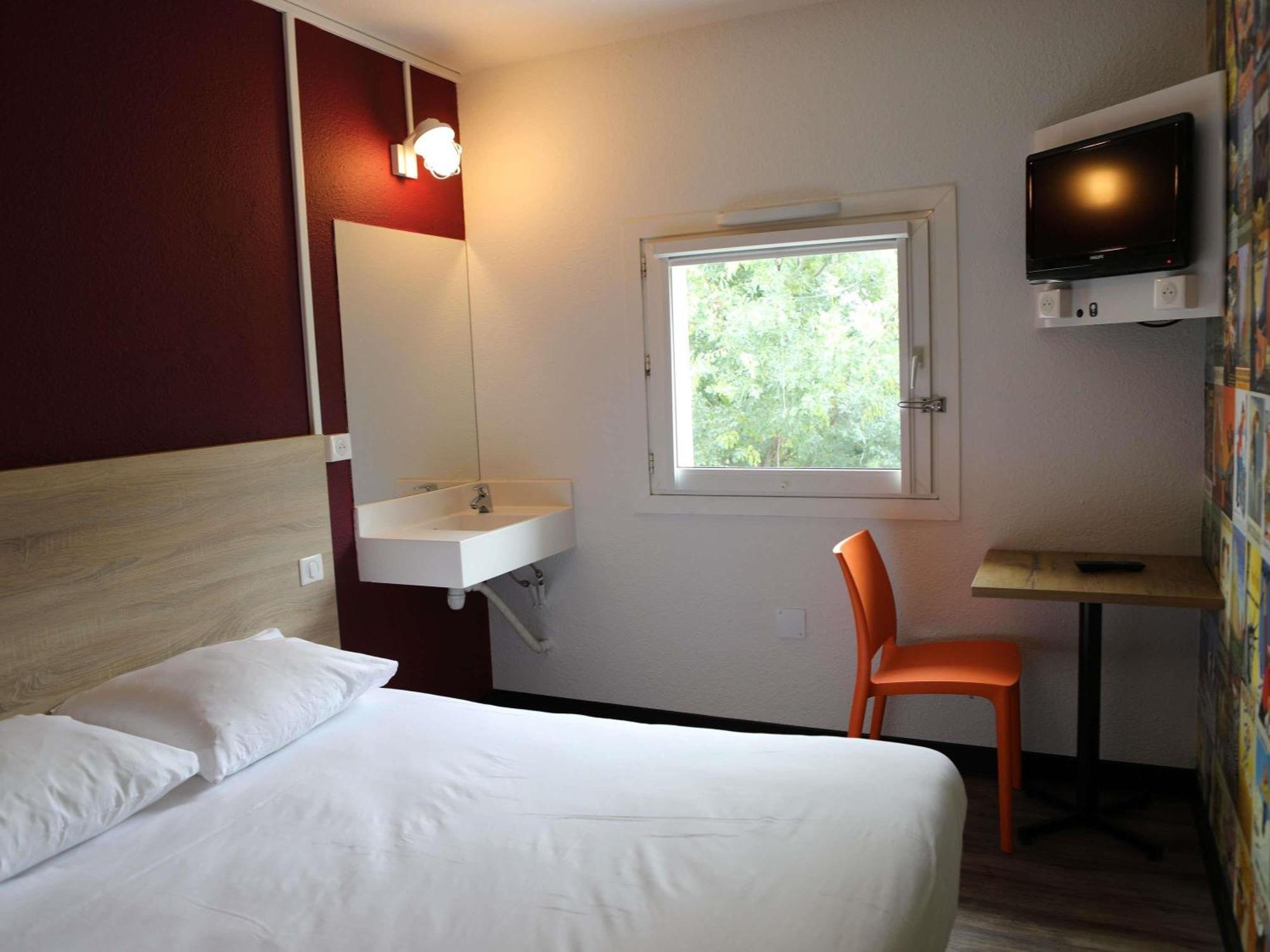 Tandem Room