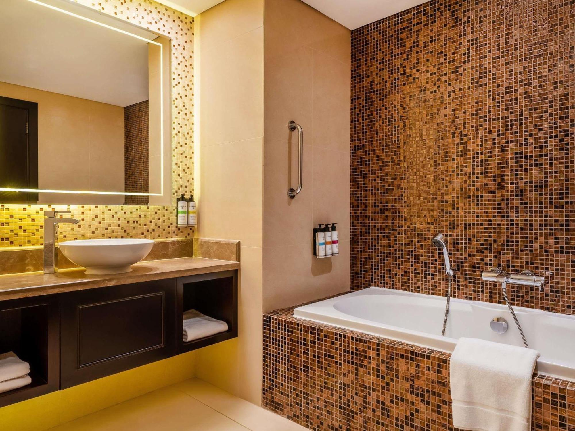Junior King Suite