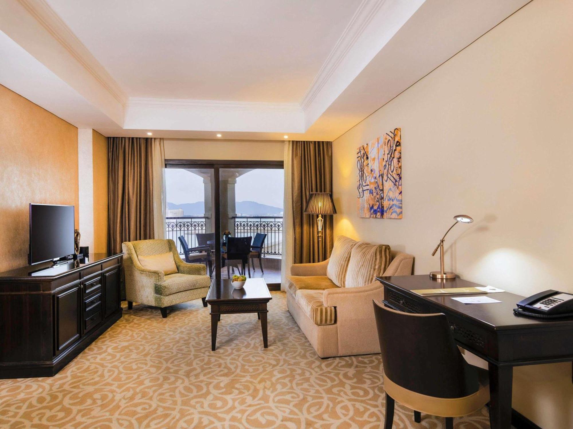 One-Bedroom King Suite