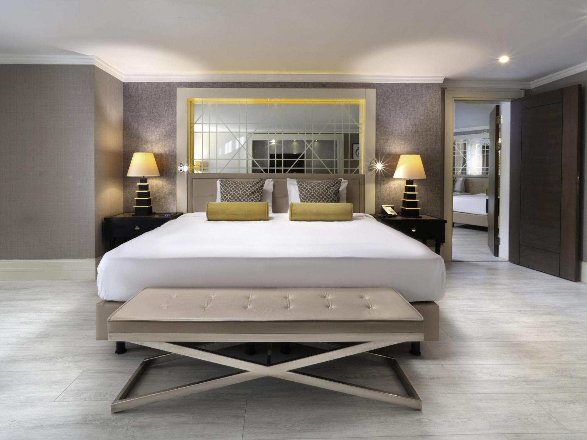 Deluxe Family Suite