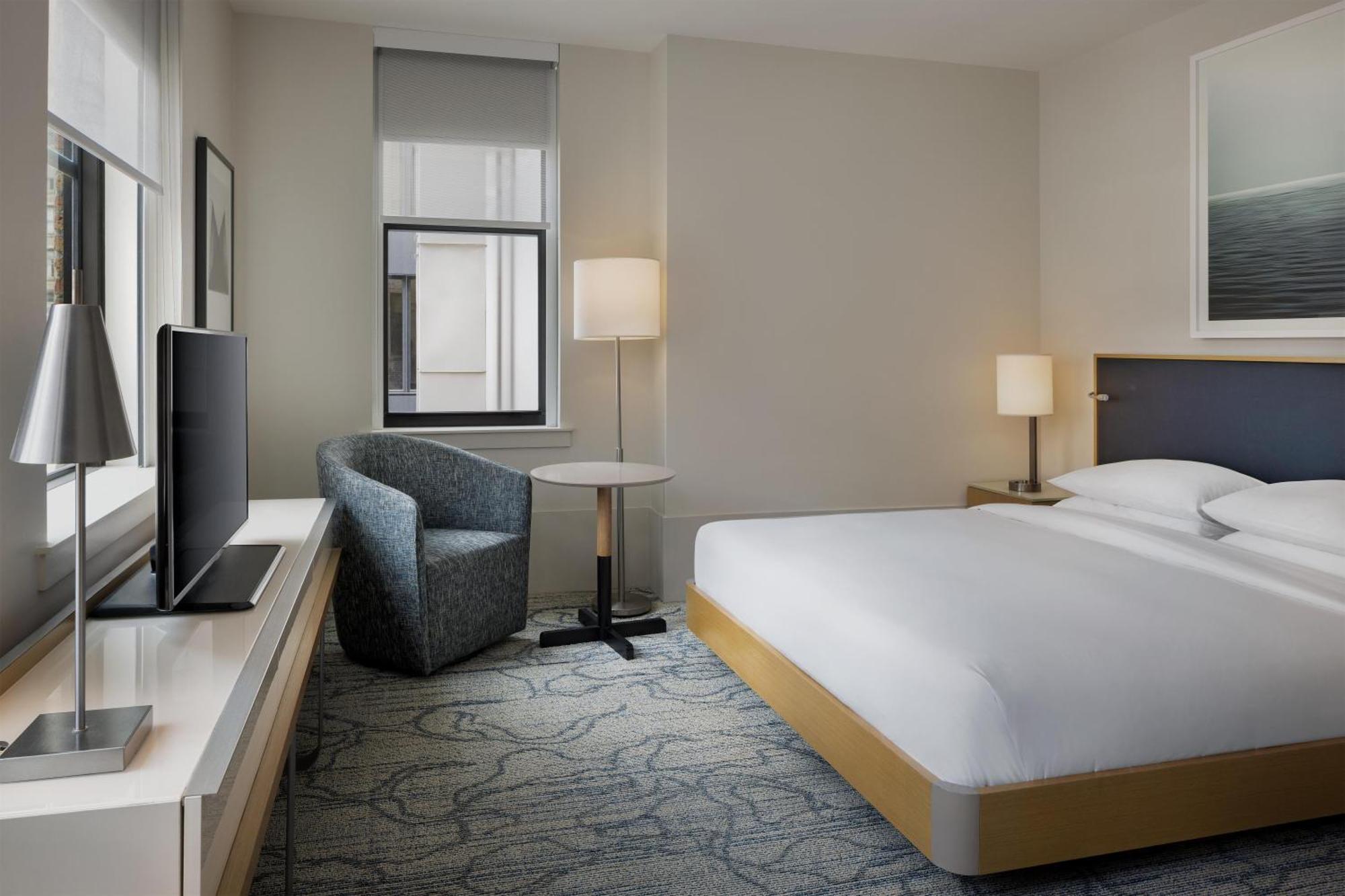 Deluxe King Room
