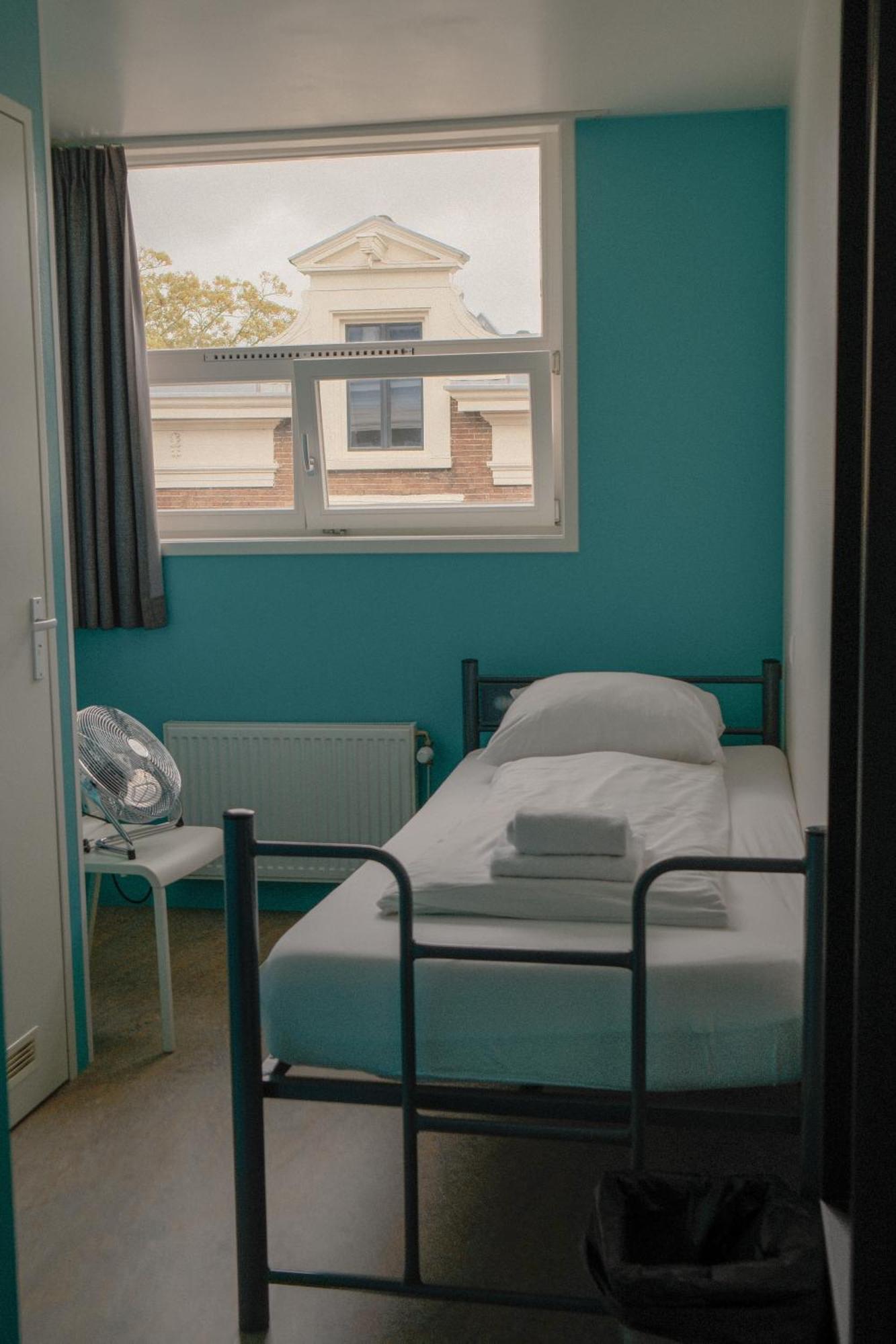 Single Room Private Bathroom