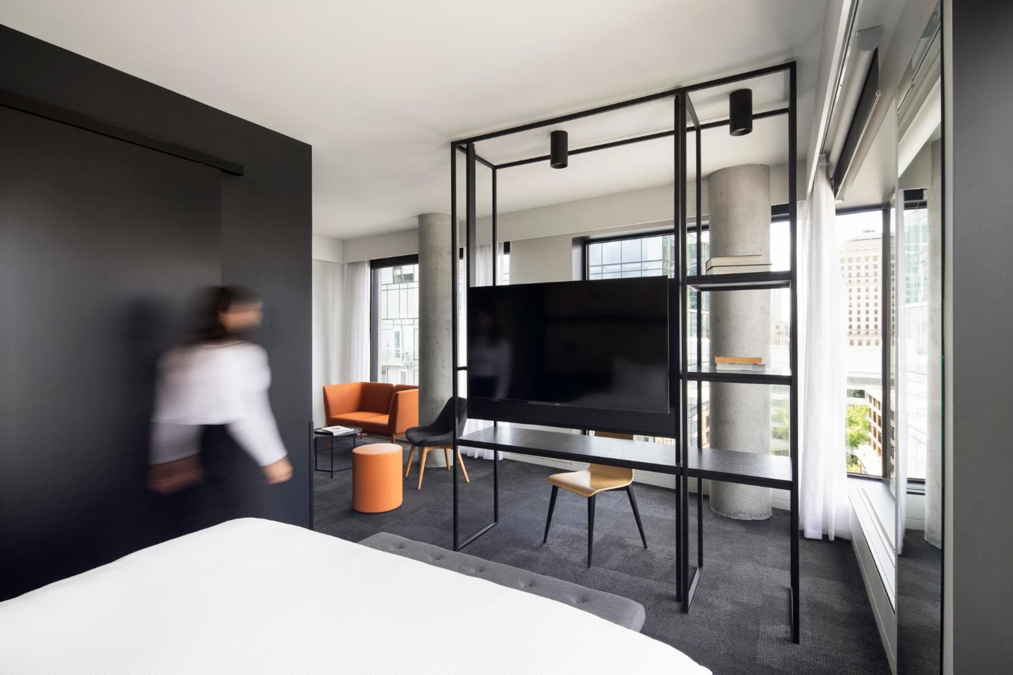 Monville Suite