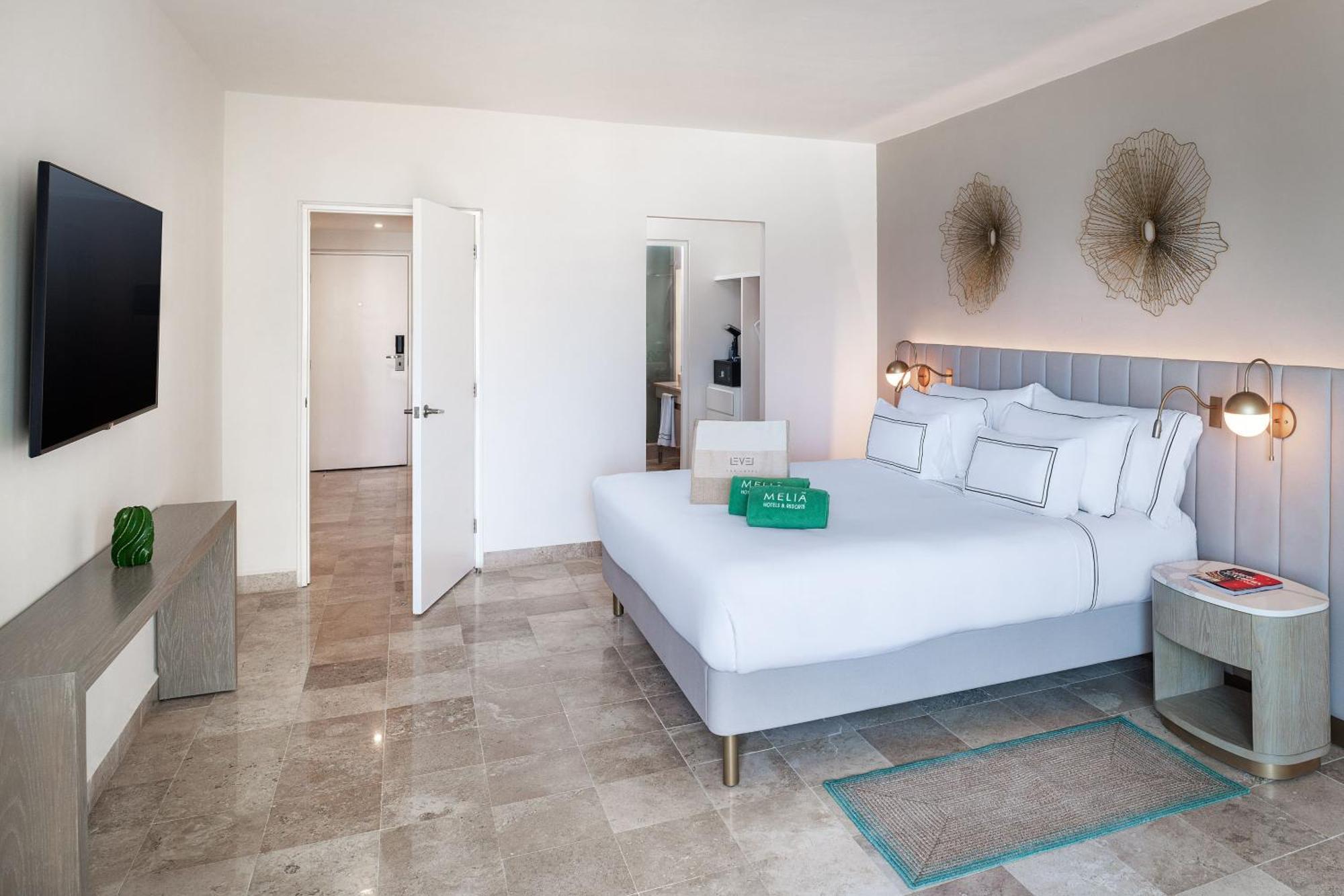 Suite The Level con vistas al mar y balcón
