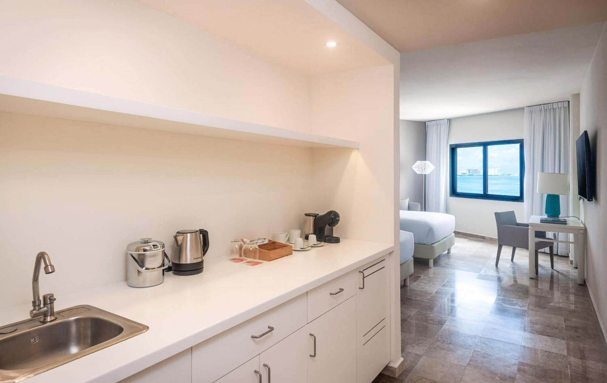 Habitación Melia con vistas al mar y balcón