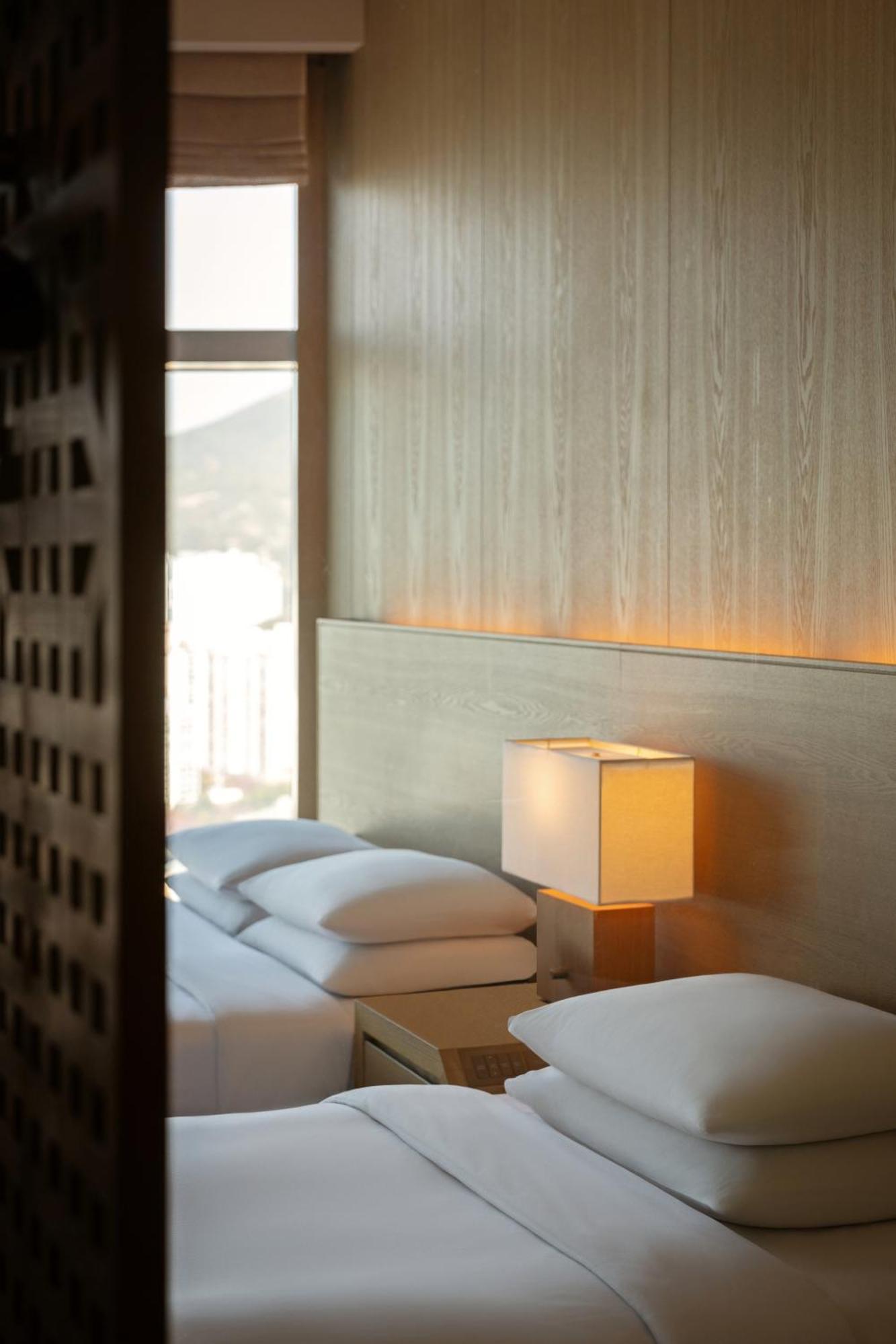 Deluxe Family Twin Room