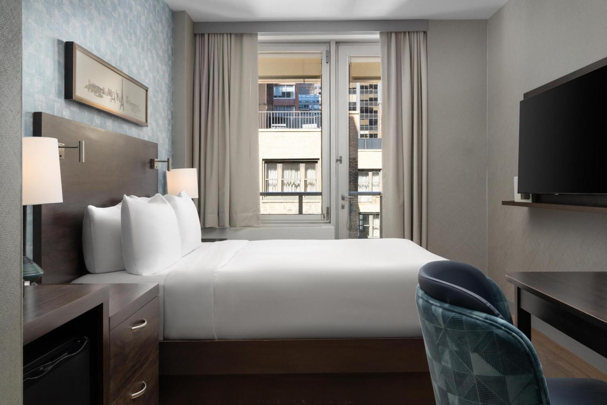 Deluxe Queen Room Balcony