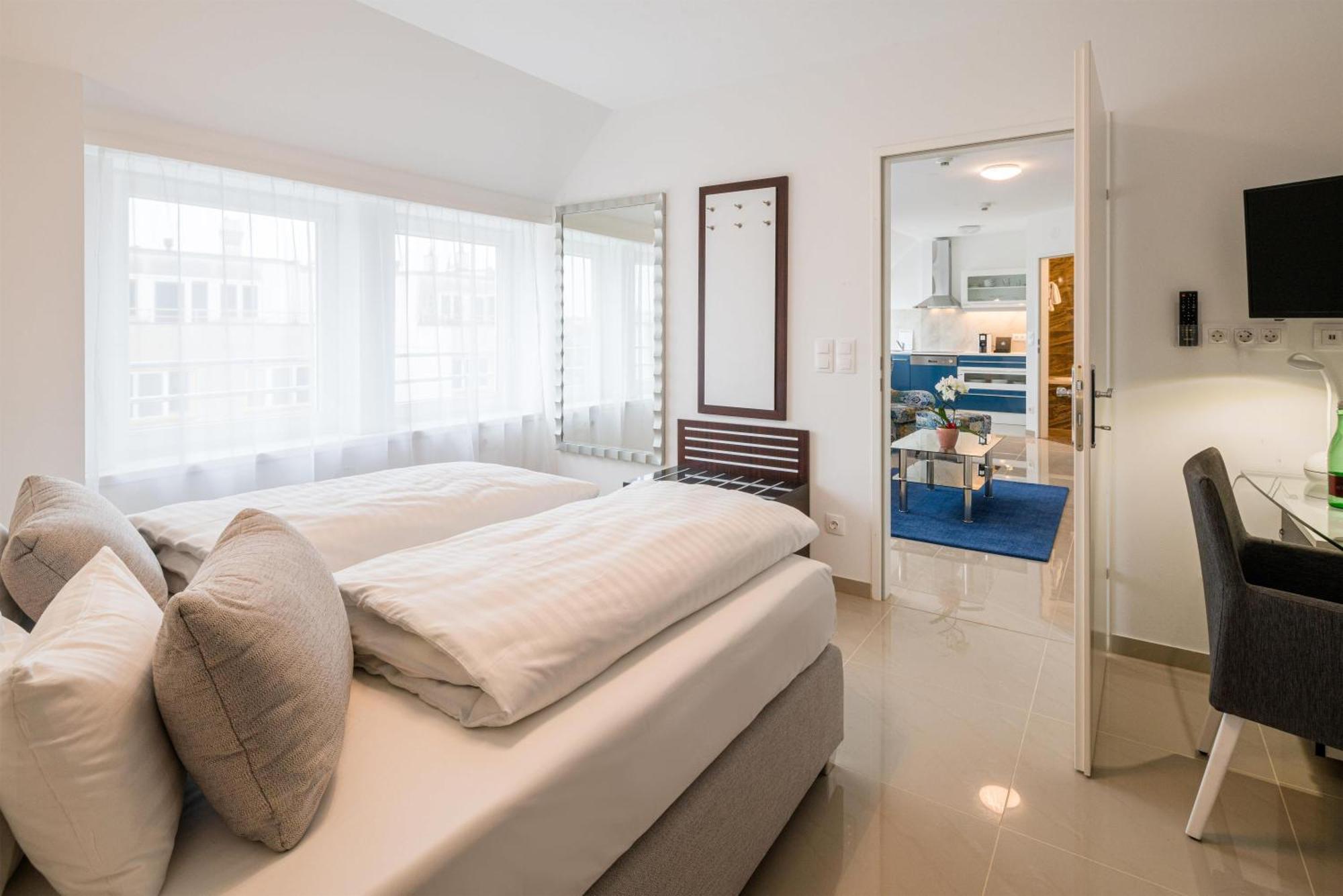 Deluxe King Suite