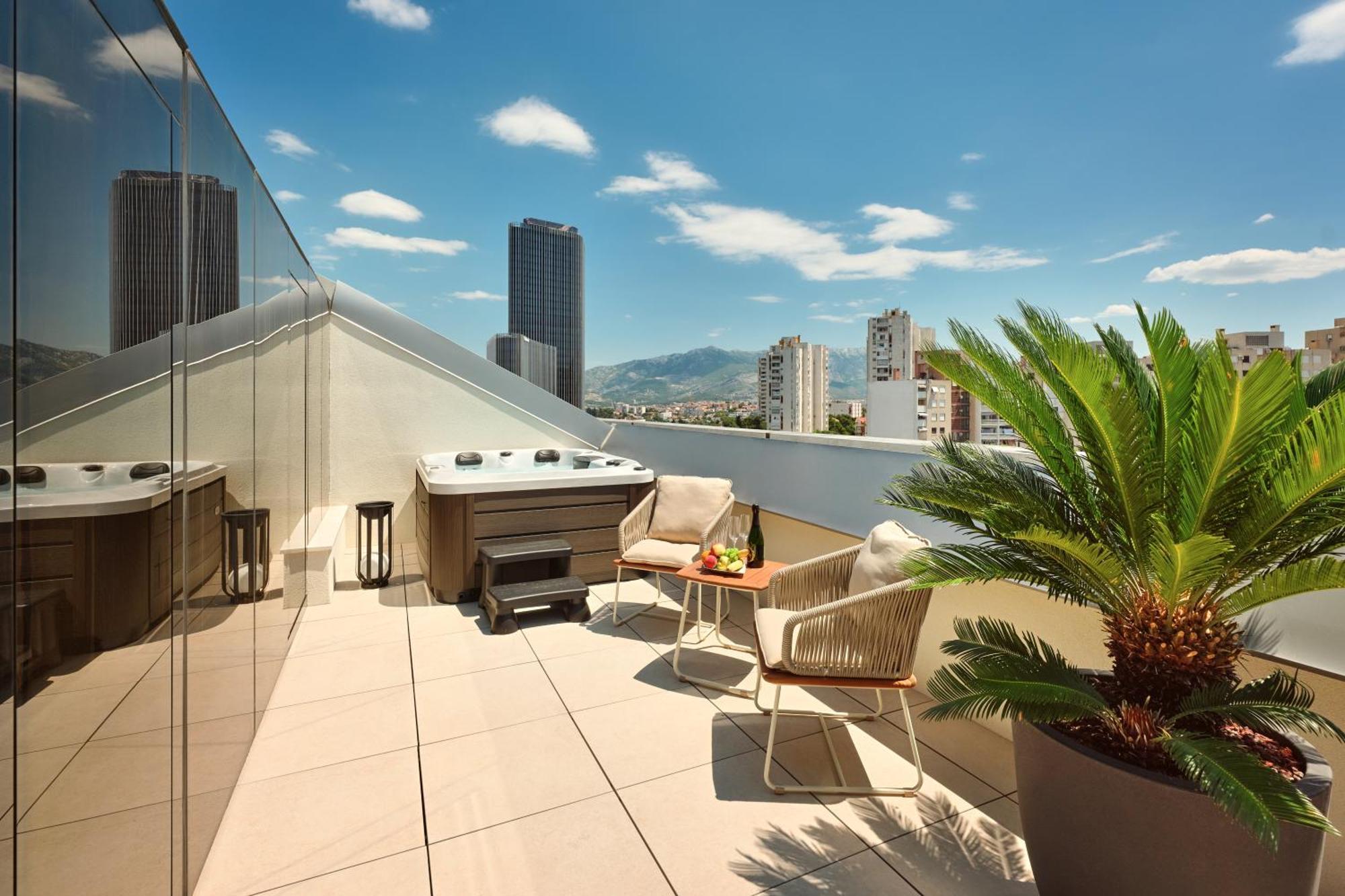 Premium Double Room Balcony Jacuzzi