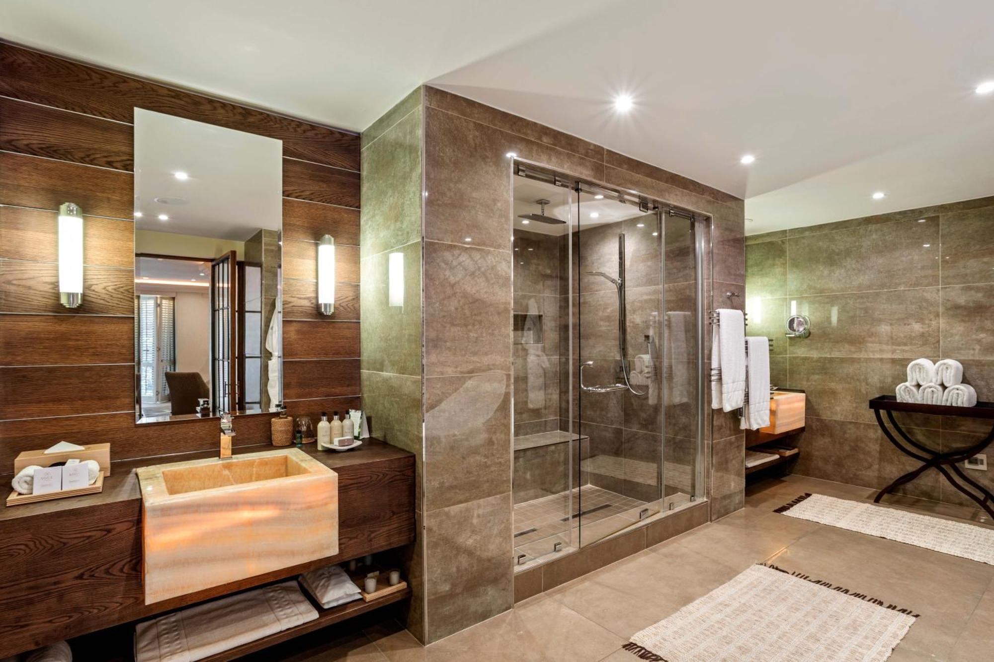 Two-Bedroom Presidential Suite