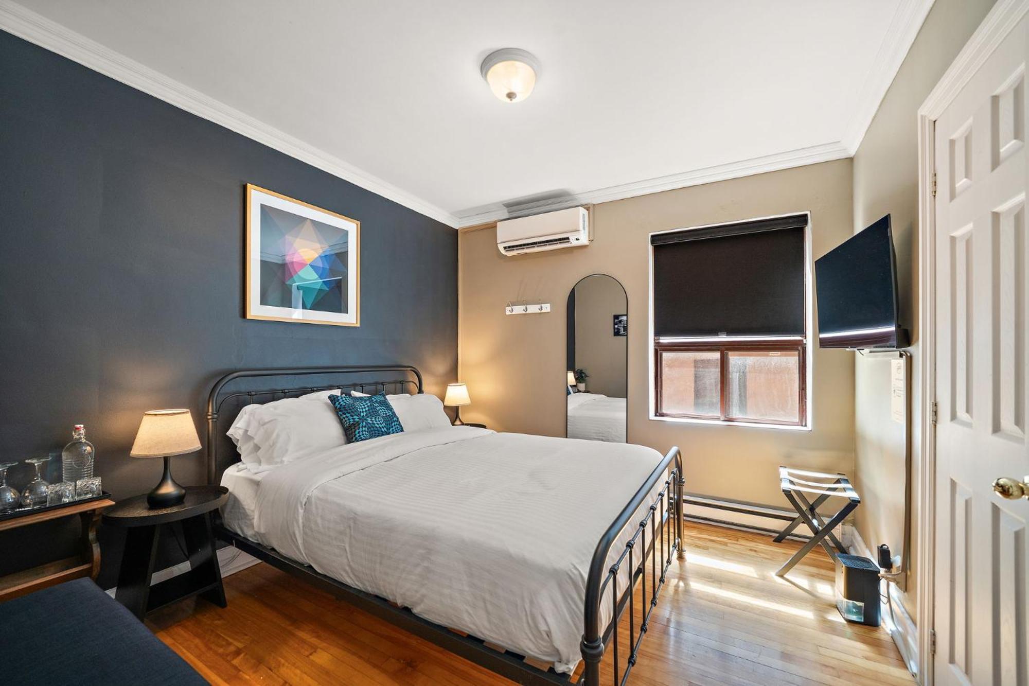Deluxe Queen Room