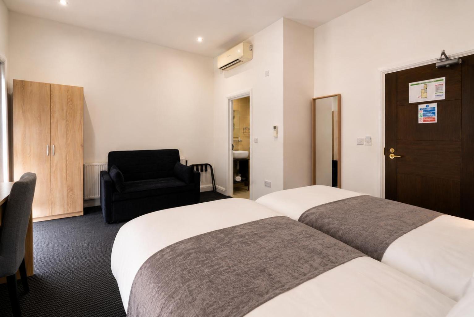 Classic Triple Room