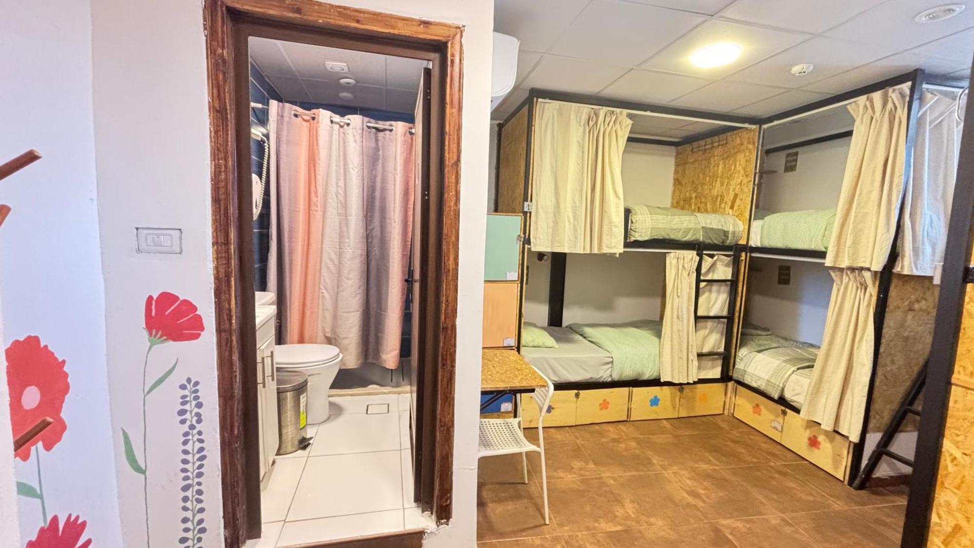 Bed 6-Bed Female Dormitory Room