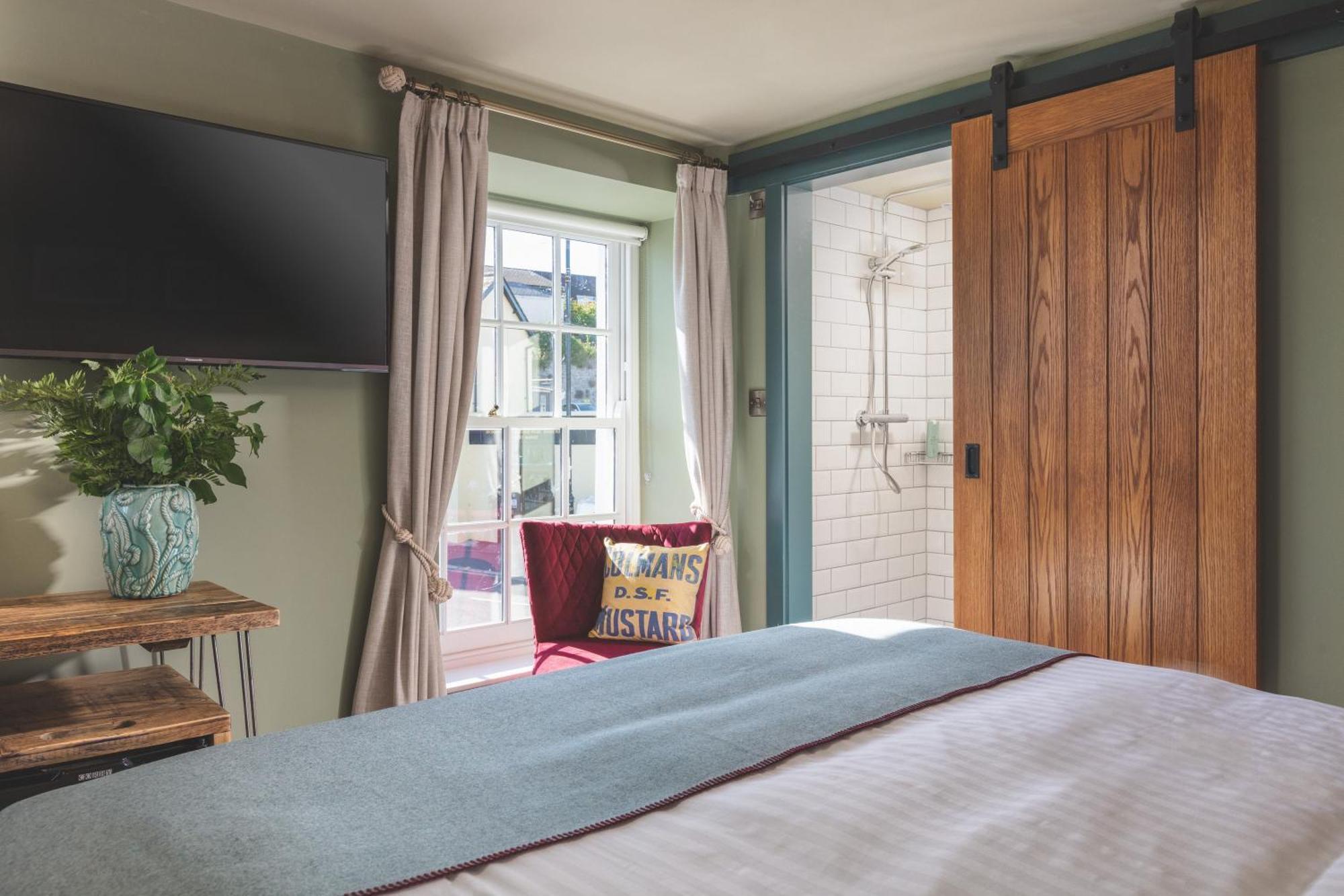 Deluxe Double or Twin Room Sea View