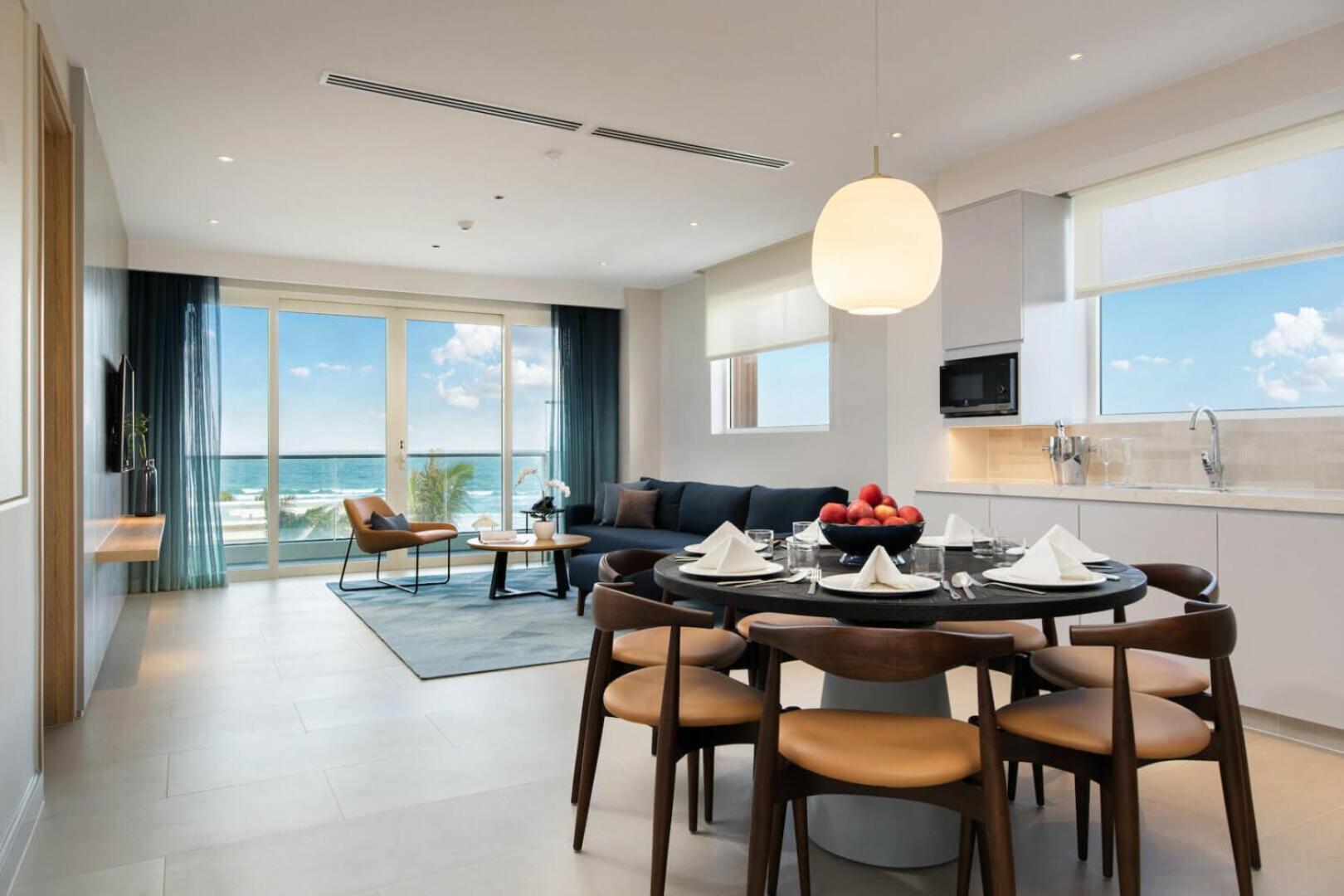 2 Bedroom Suite Pavilion Terrace Ocean View 1 King & 1 Twin