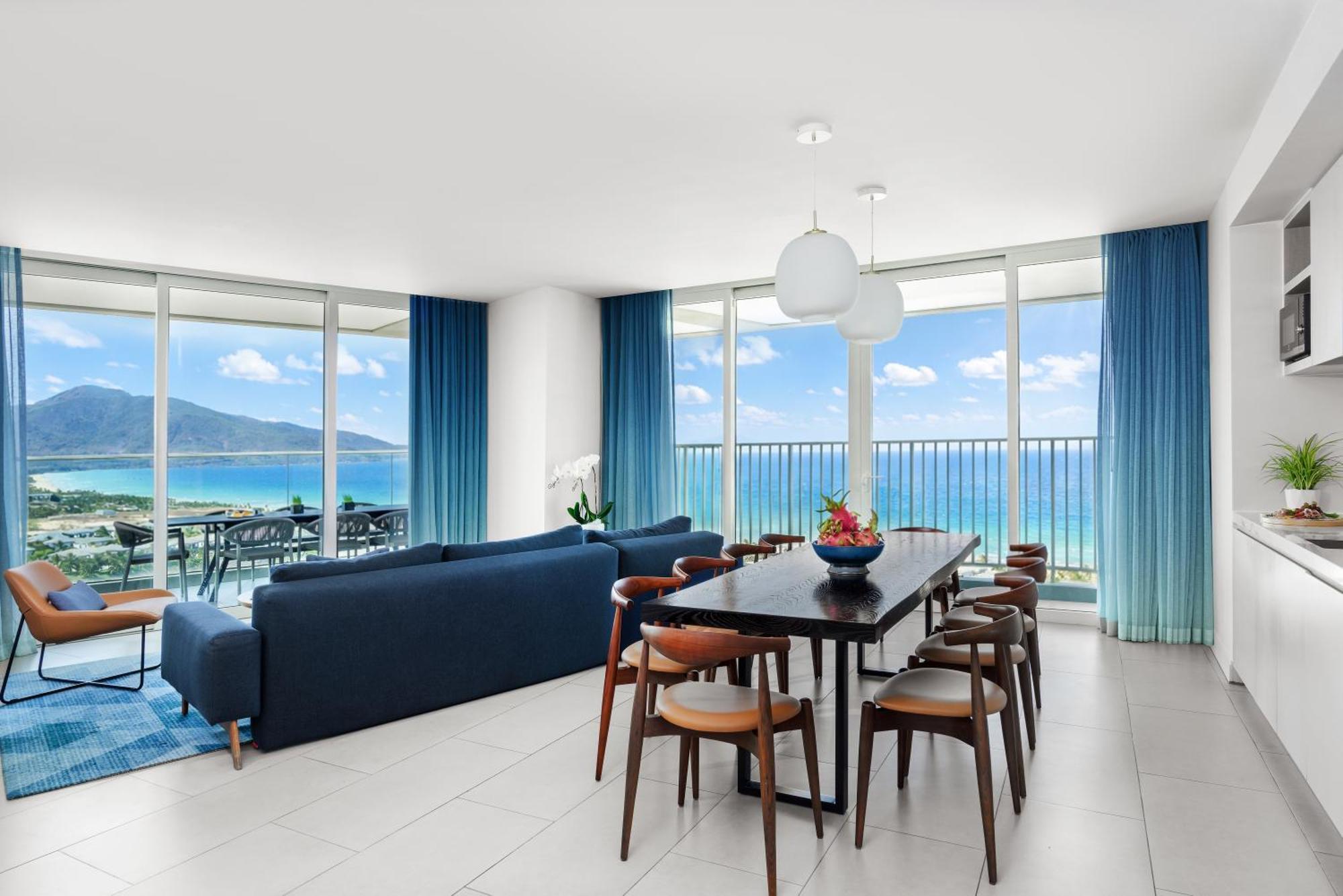 2 Bedroom Suite Terrace Panoramic Ocean View 1 King & 1 Twin