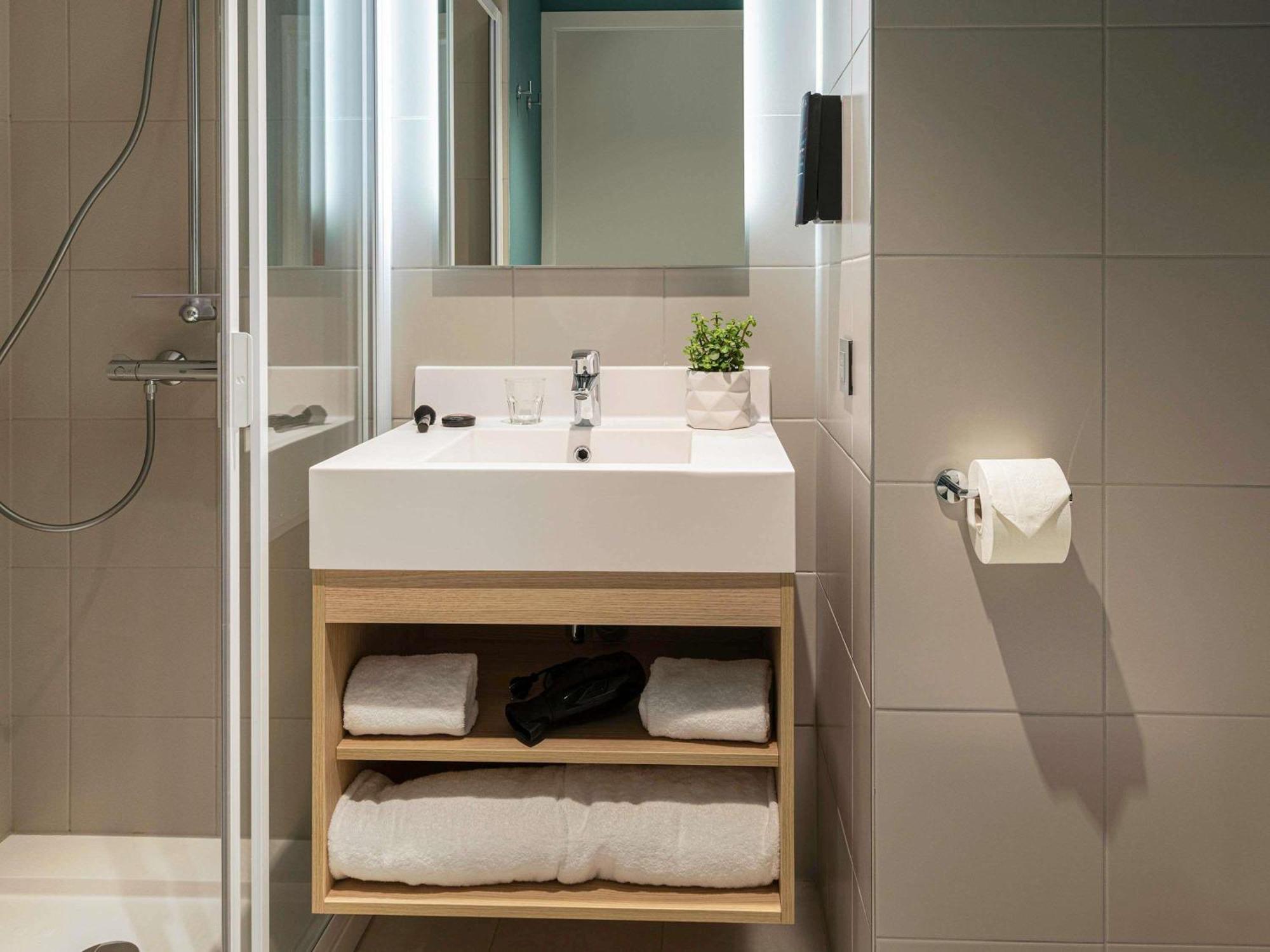 Elegant Quadruple Studio