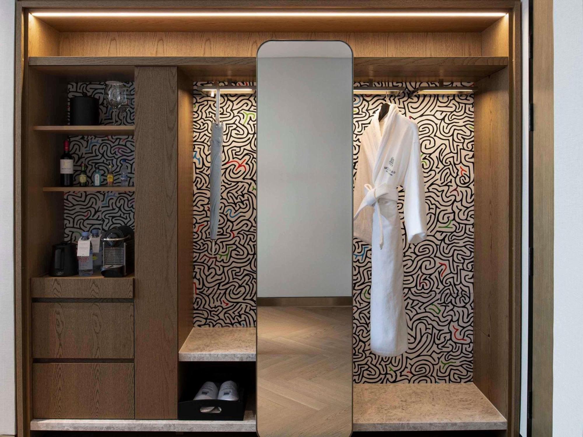 Signature City King Room