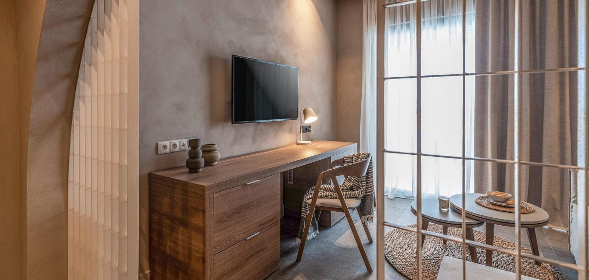 Suite a Pianta Aperta con Vista Mare e Piscina in Comune