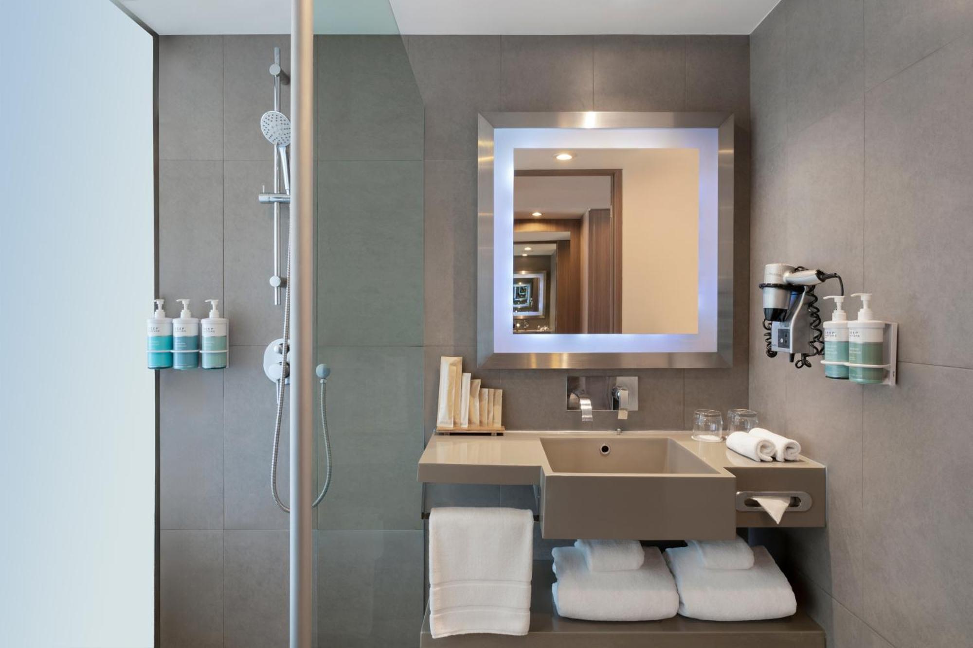Executive Queen Room