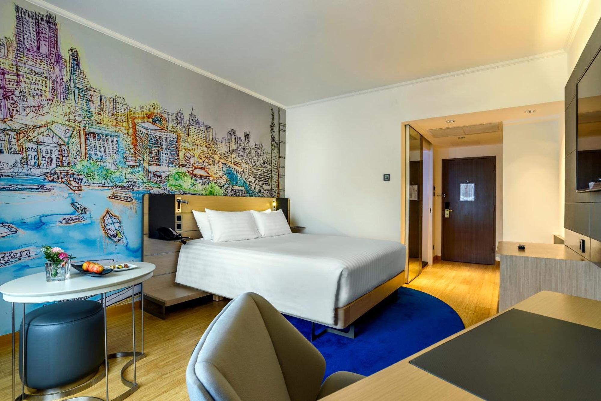 Deluxe Room a Queen Bed