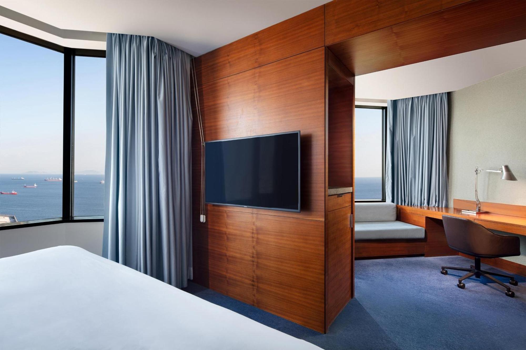 Superior King Room Sea View