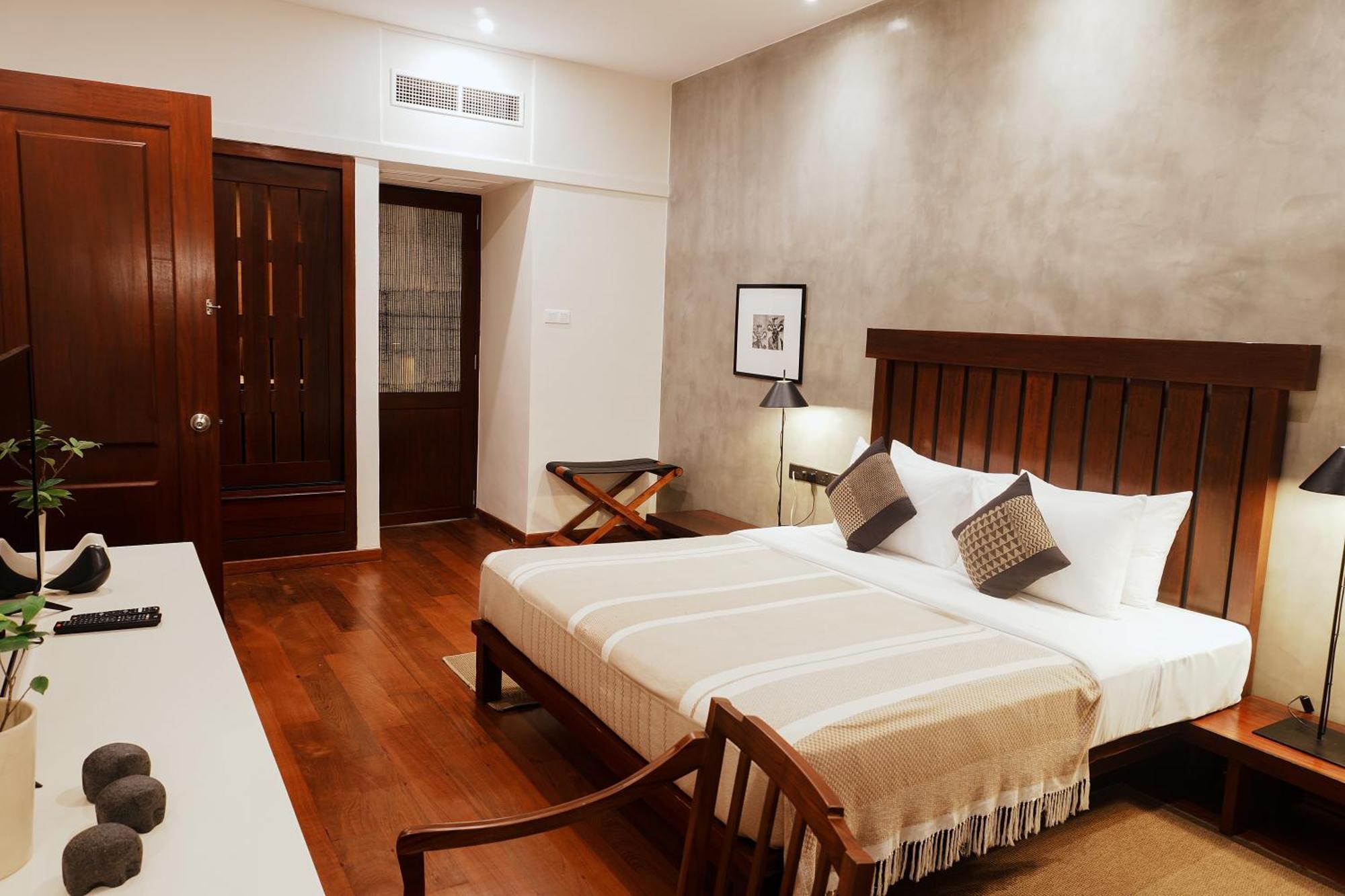 Executive Suite Sea View on Food Beverages