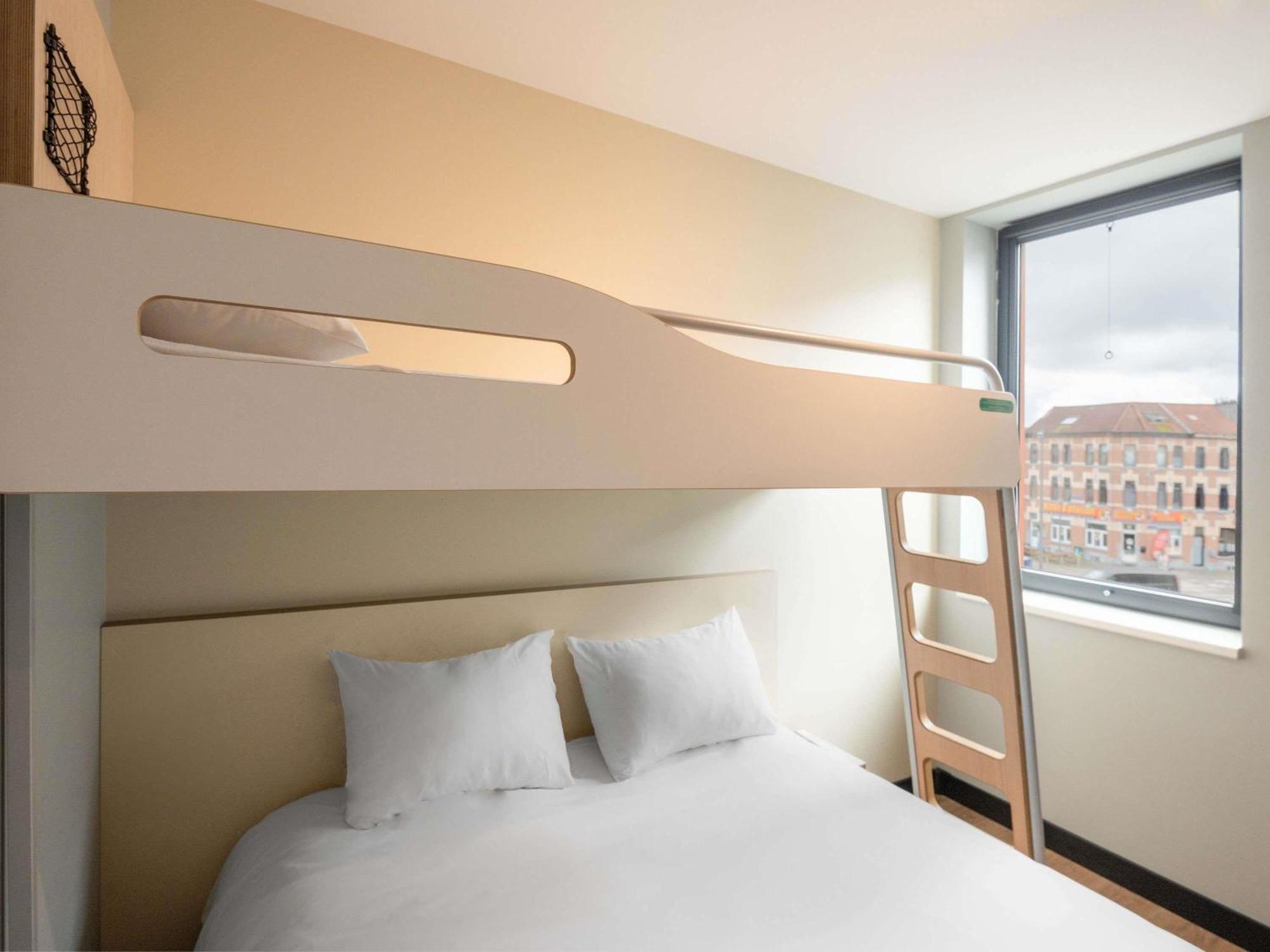 Triple Room One Double Bed One Bunk Bed