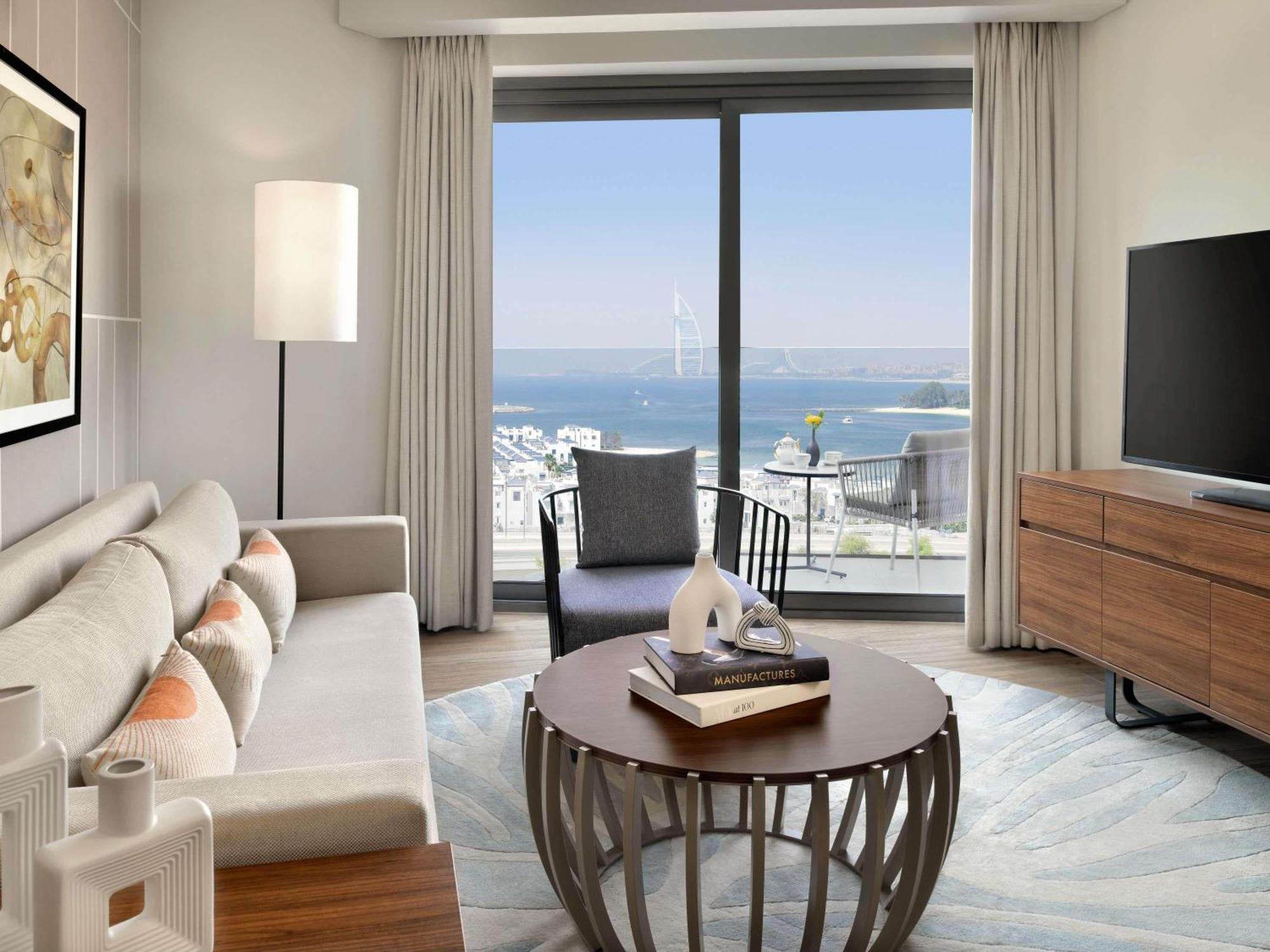 One Bedroom Balcony & Private Beach Access