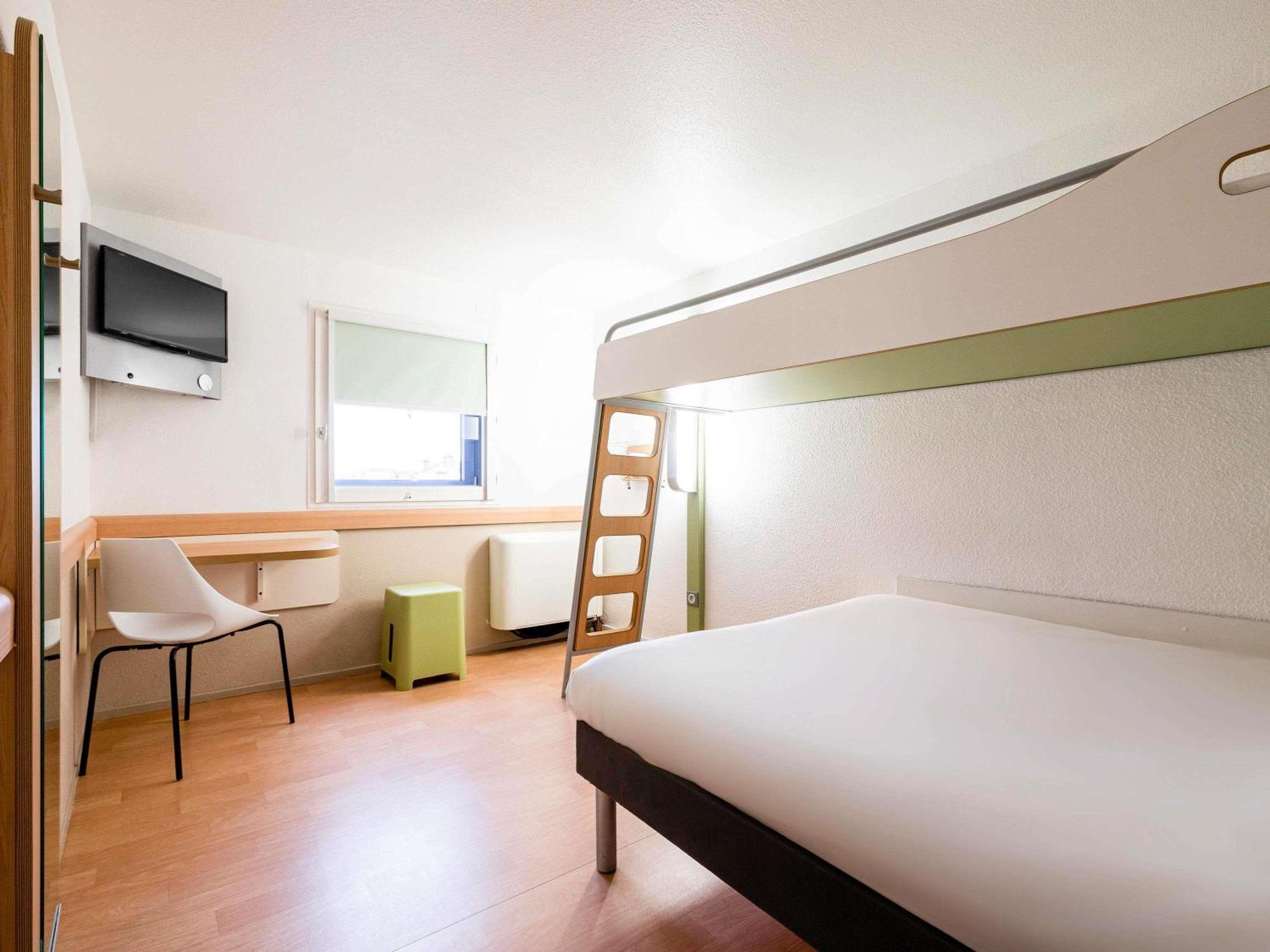 Triple Room One Double Bed One Bunk Bed