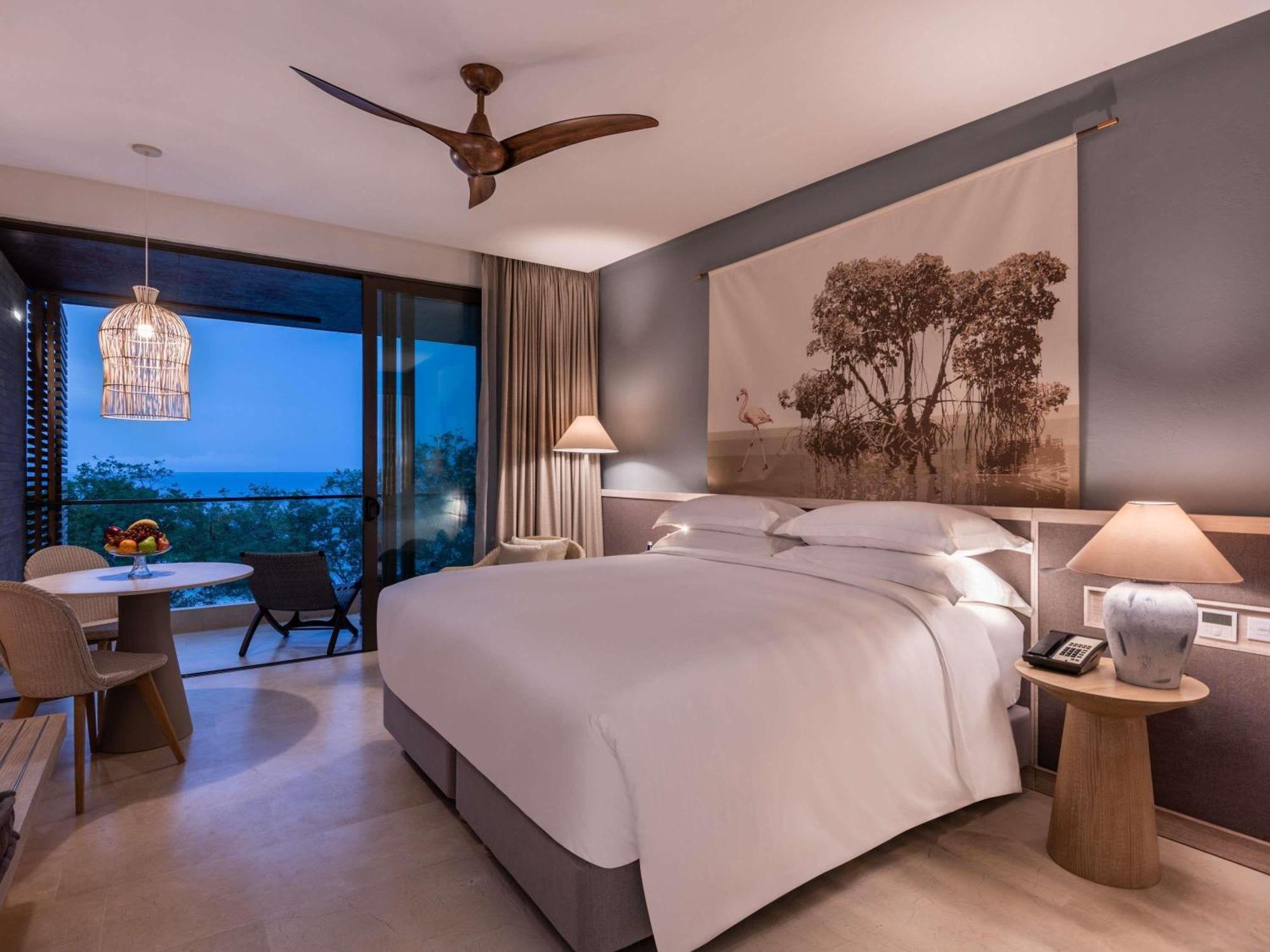 Signature King Room Beach Front