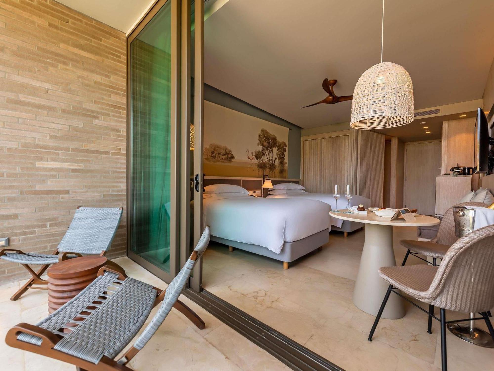 Luxury Spa Twin Room Tropical Garden View