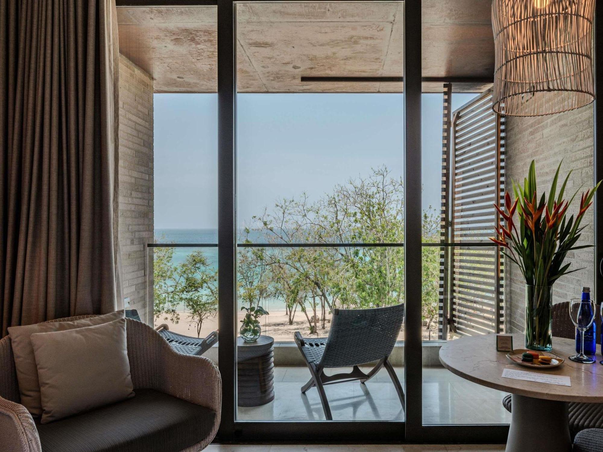 Signature King Room Beach Front