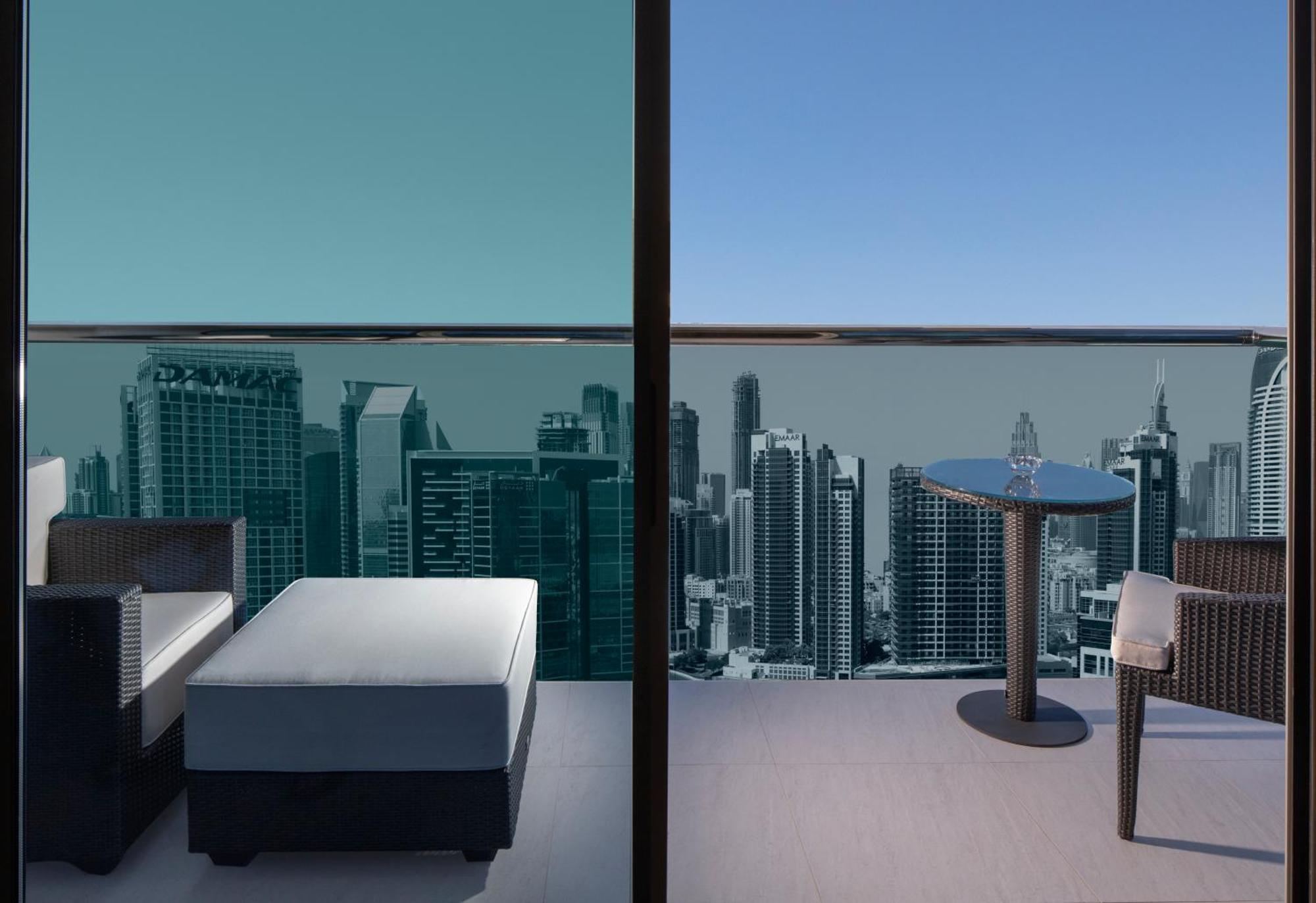 VIP King Balcony City Skyline View