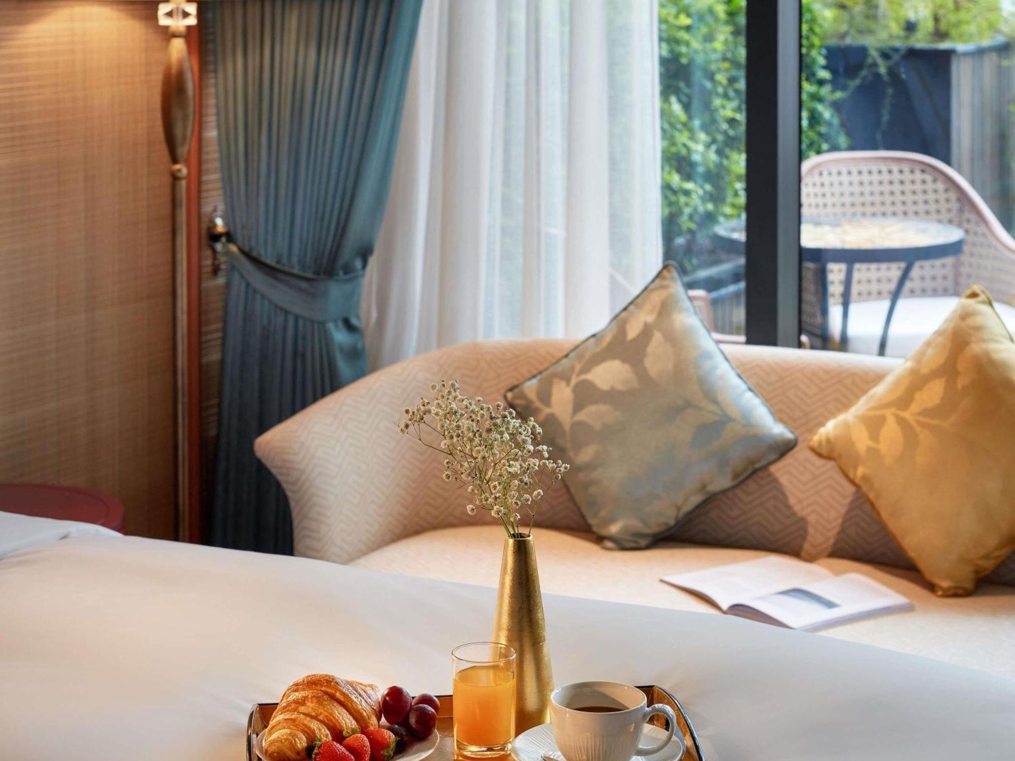Executive Room Twin Beds Lounge Access High Floor