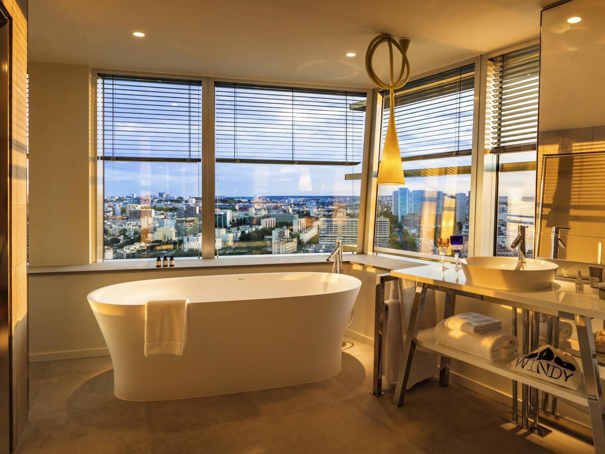 Junior King Suite City Eiffel Tower View View