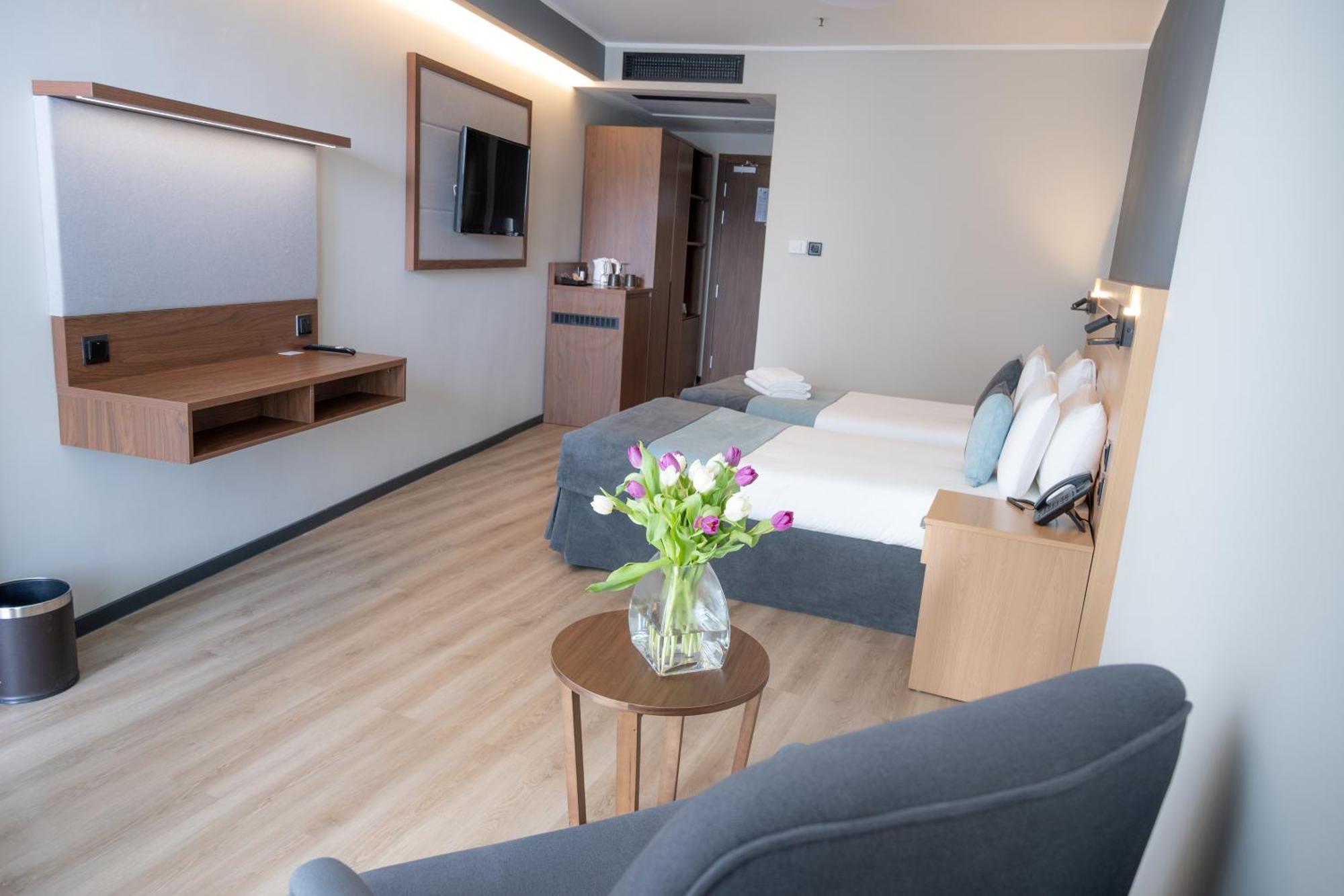 Double or Twin Room Balcony