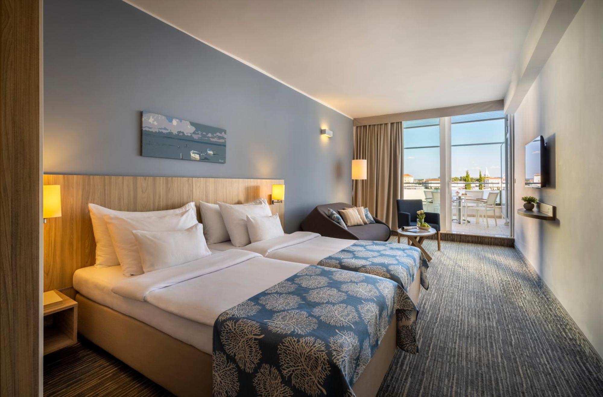 Room 22 Seaview Hotel