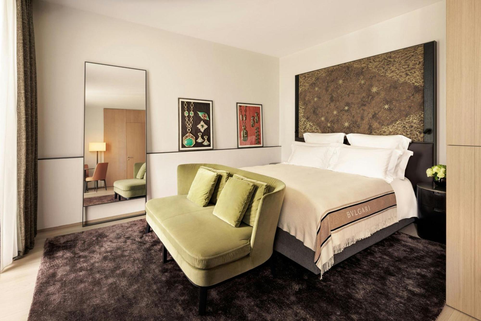 One-Bedroom Junior King Suite Garden View