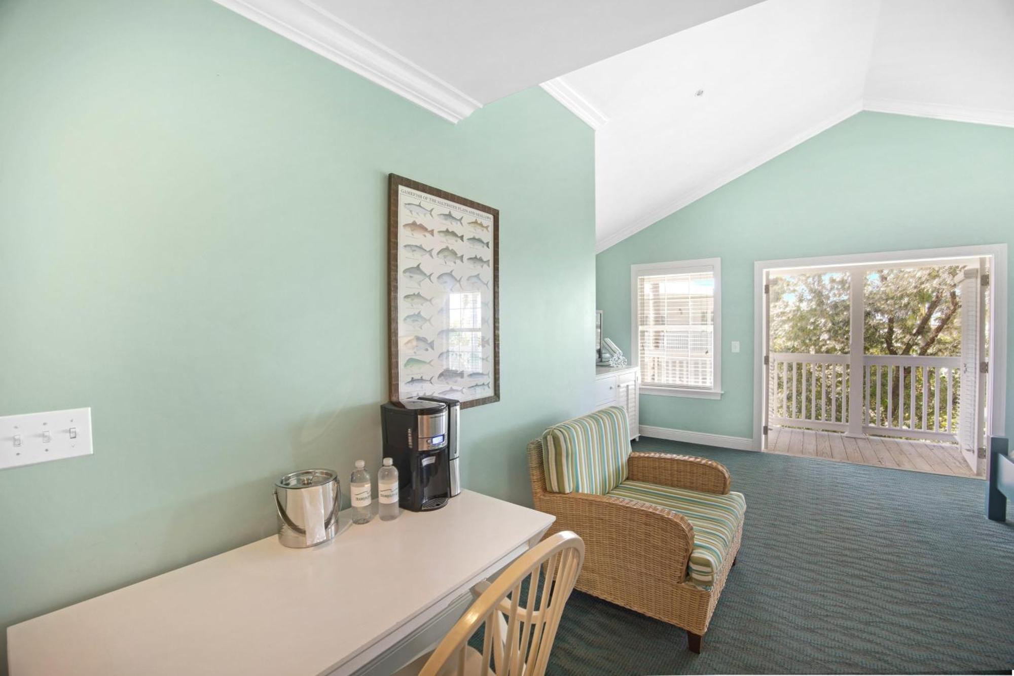 Tropical Garden King Guestroom
