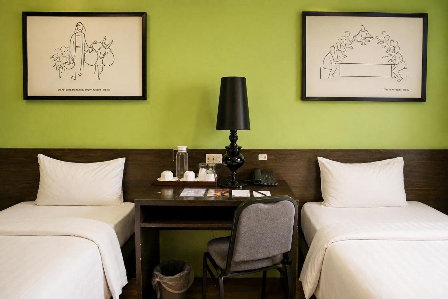 Standard Twin Room