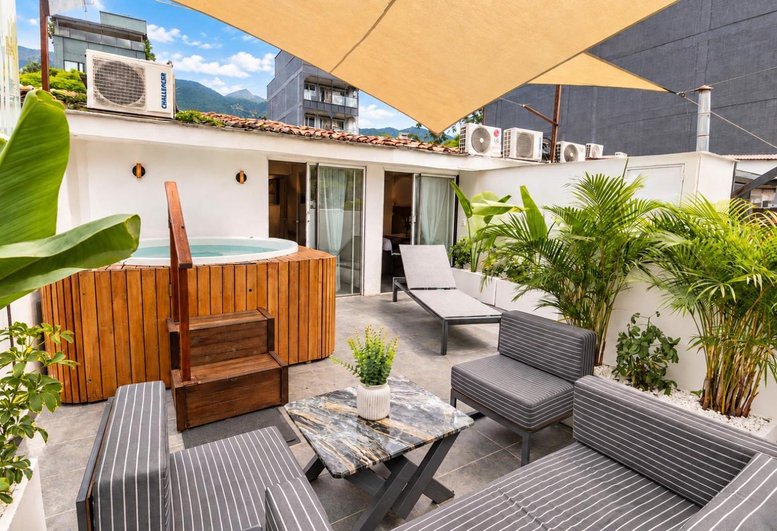Two-Bedroom Apartment Terrace Hot Tub