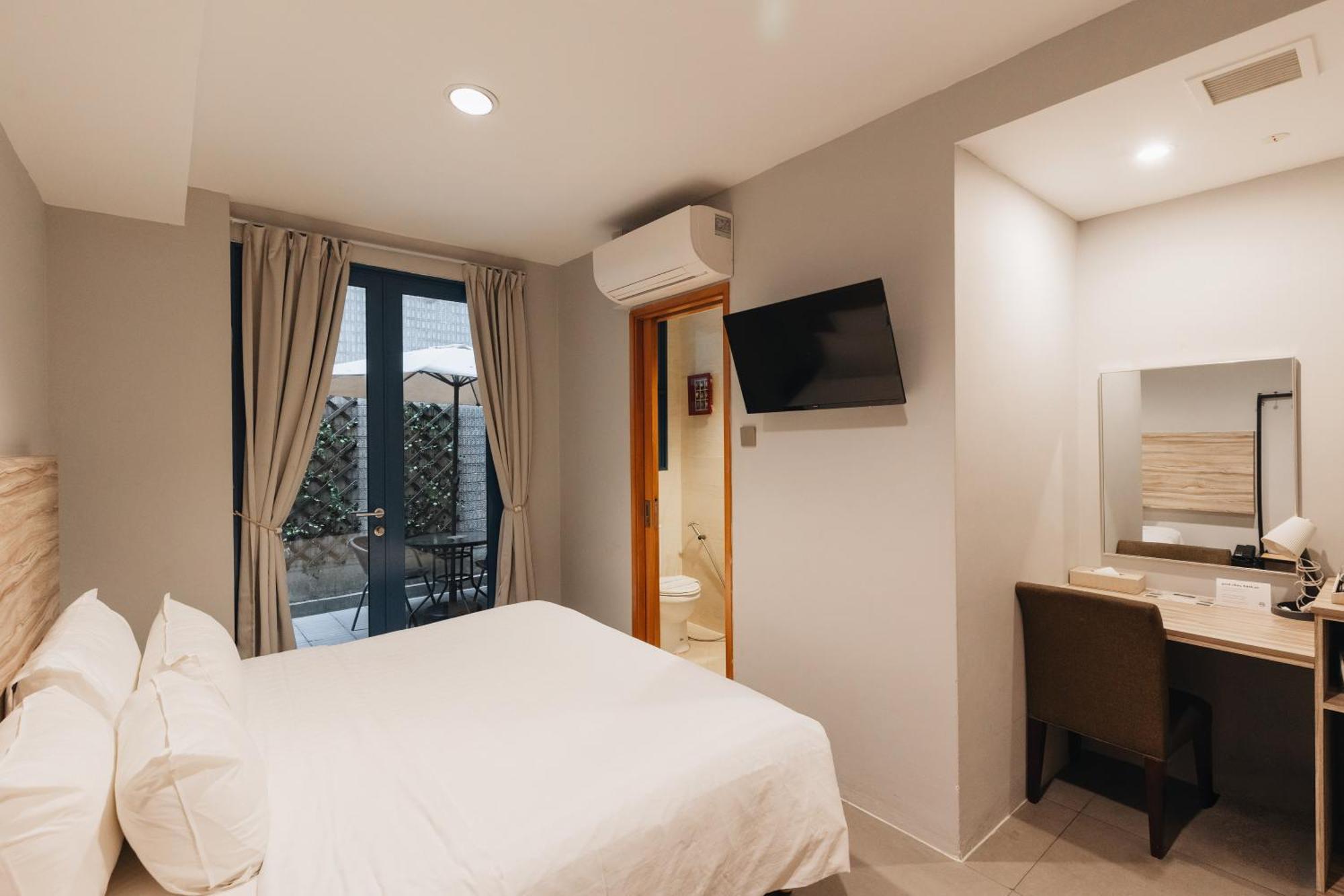 Deluxe King Room Balcony