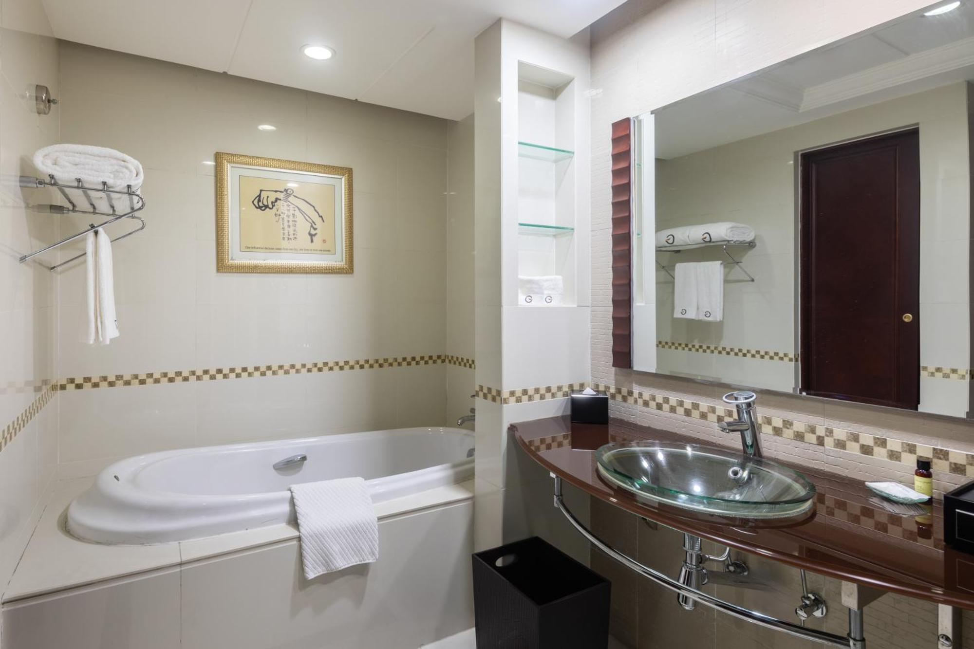 Deluxe Double or Twin Room