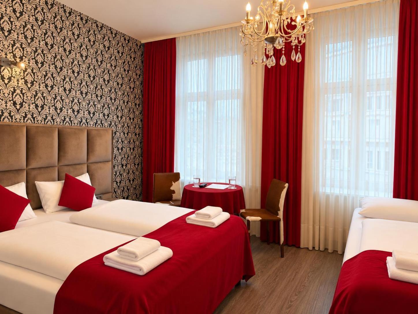 Triple Room