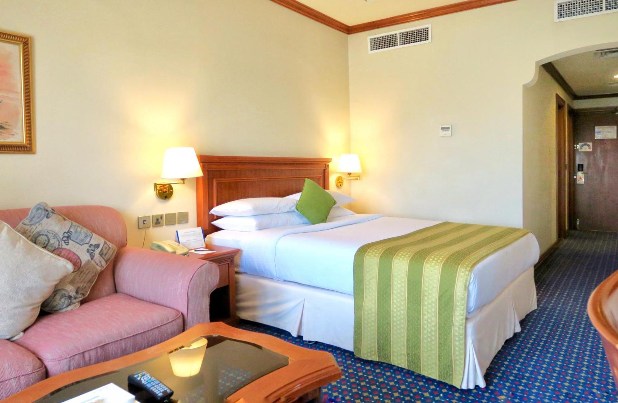 Standard Double Bed-Creek View Balcony Shuttle Bus To Al Mamzar Beach