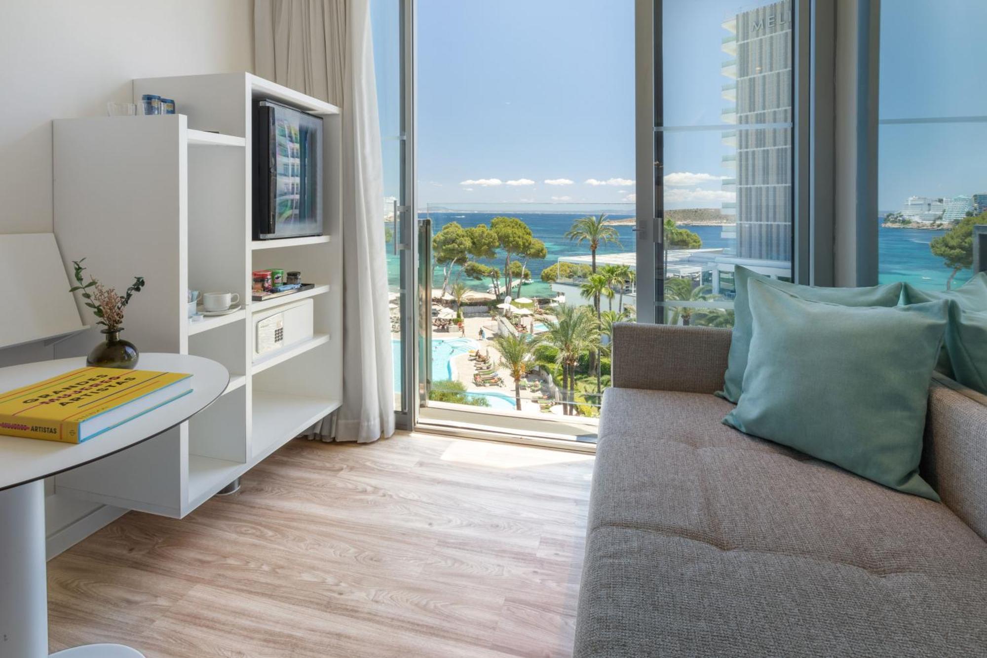 Standard Front Sea View