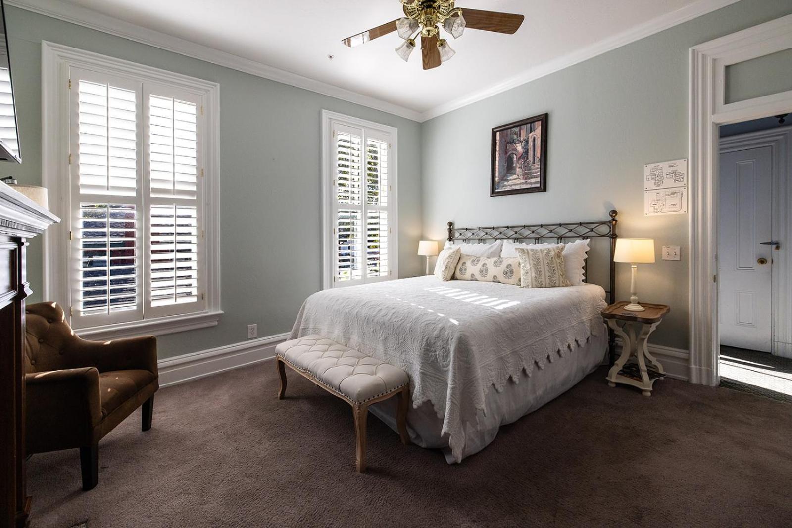 Standard King Room