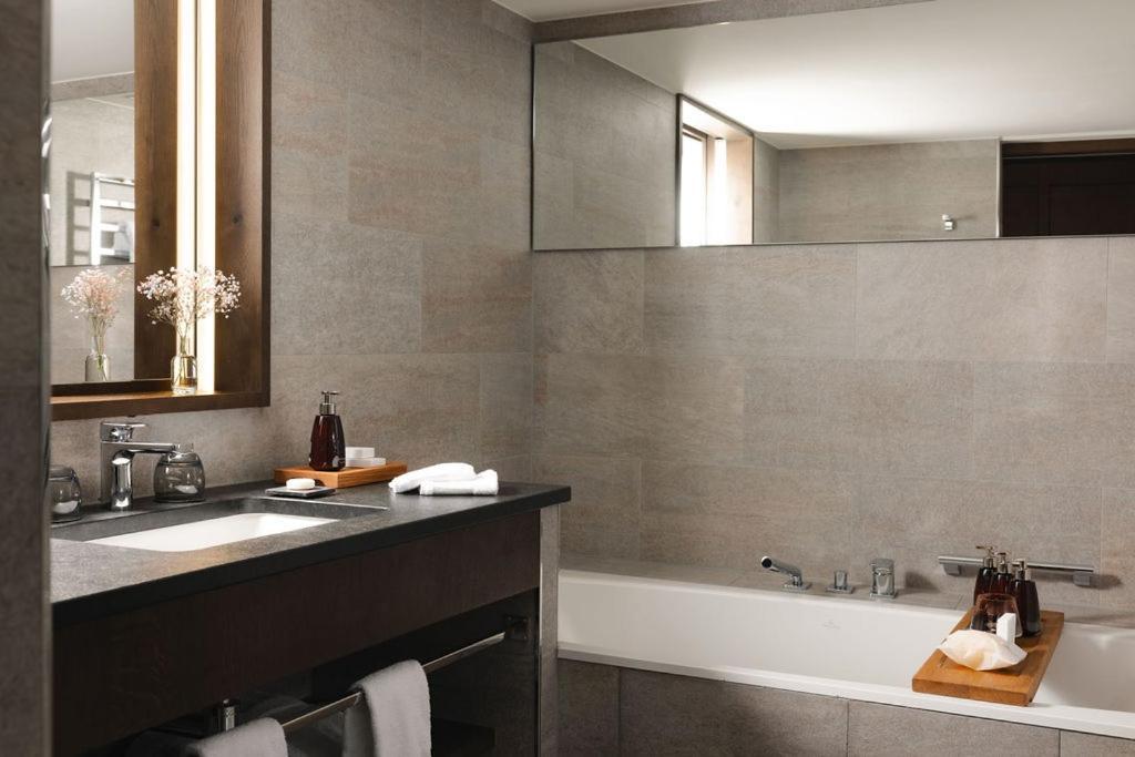 Premium Double Room Mountain View