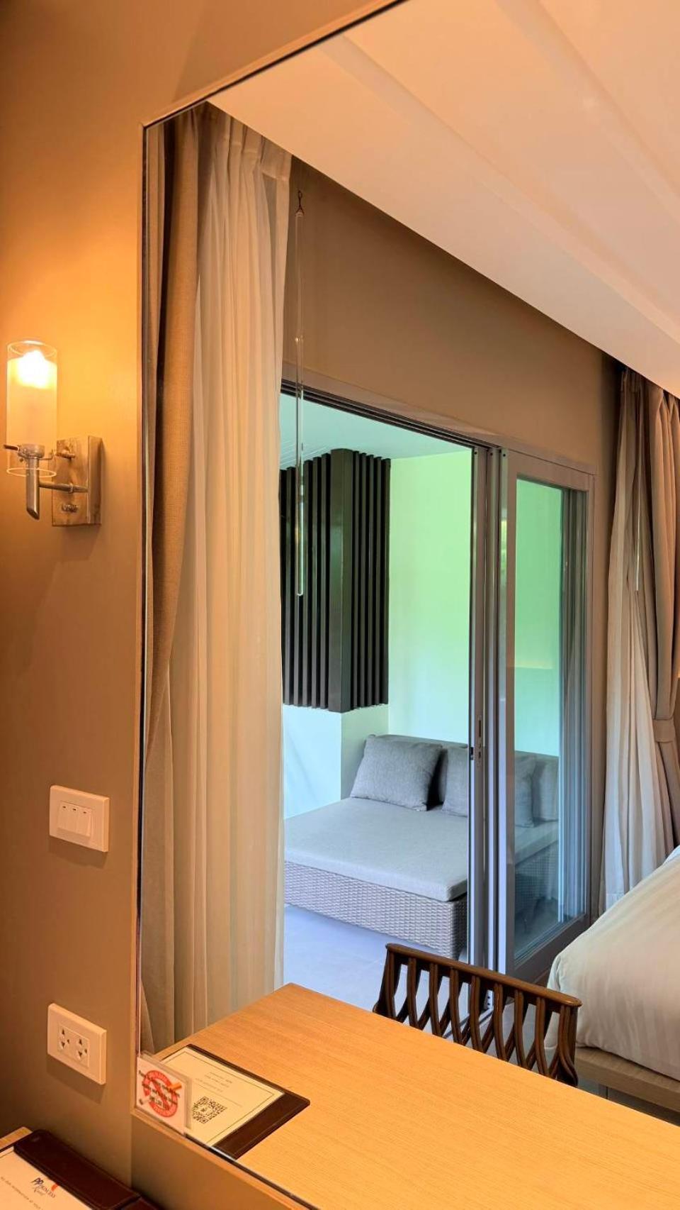 Deluxe Refresh Room